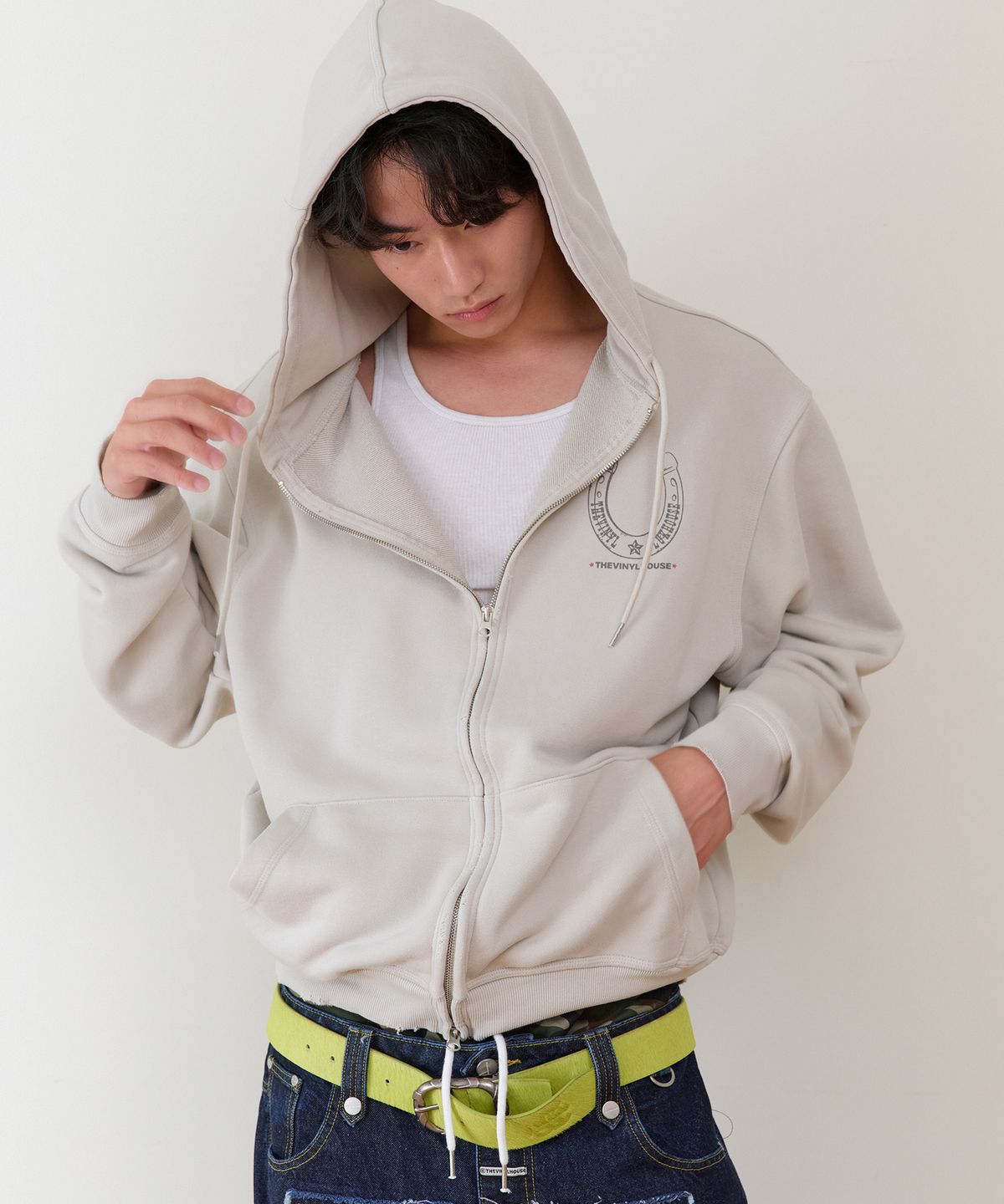 더바이닐하우스(THEVINYLHOUSE) LUCKY HOUSE HOODIE ZIP-UP BEIGE