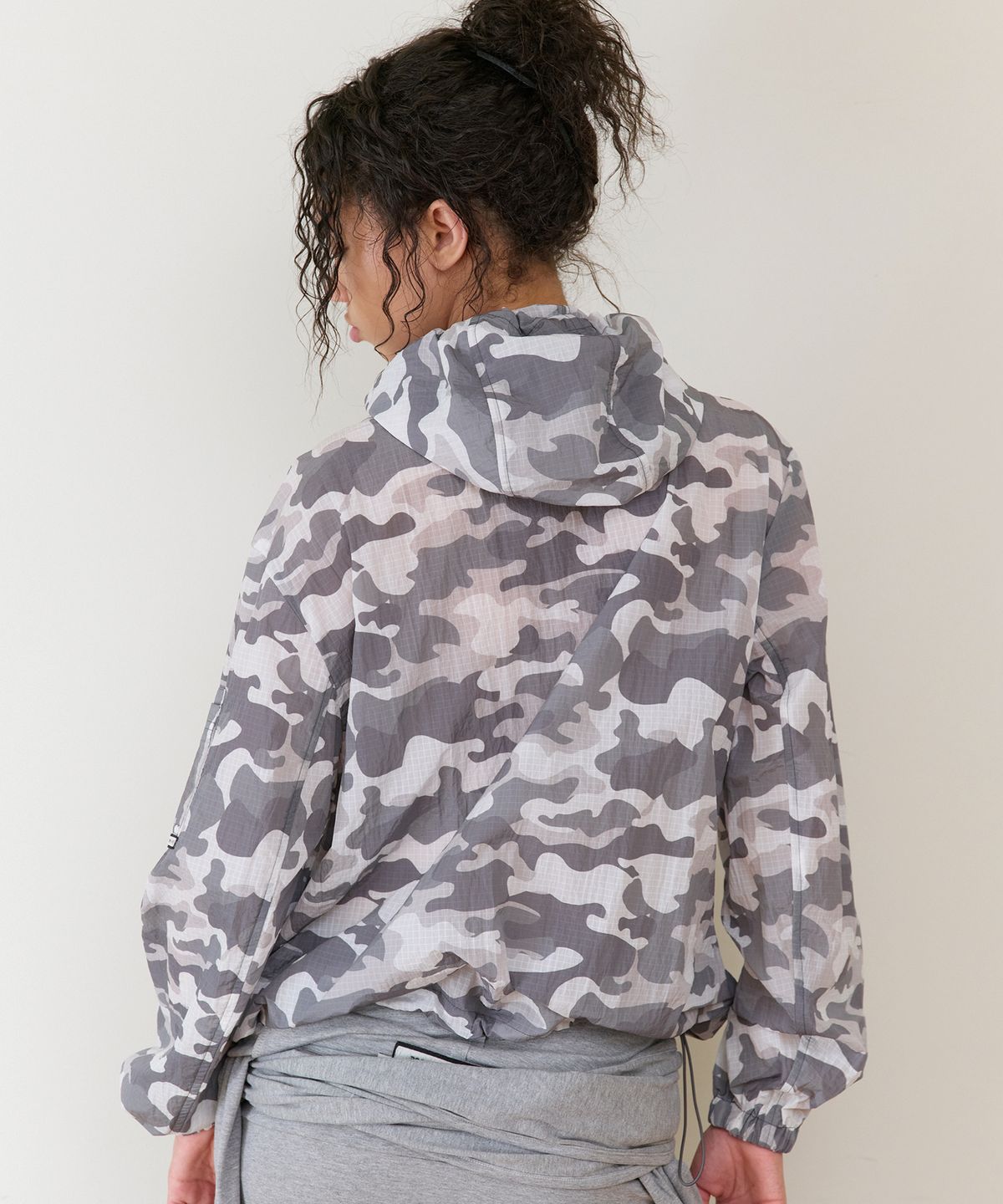 더바이닐하우스(THEVINYLHOUSE) RIBSTOP SHEER WINDBREAKER CAMO
