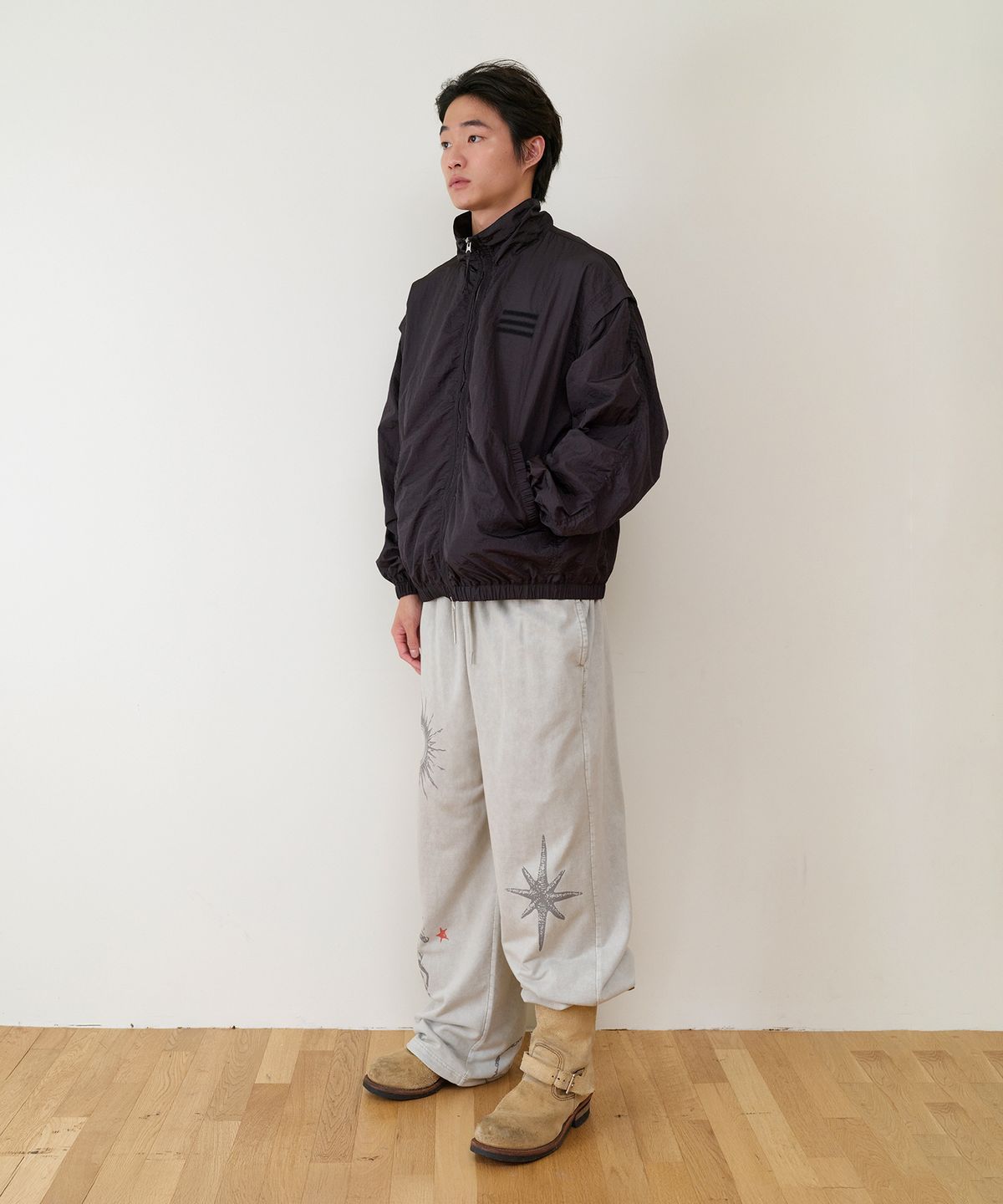 더바이닐하우스(THEVINYLHOUSE) SHIRRING OVER NYLON JACKET BLACK