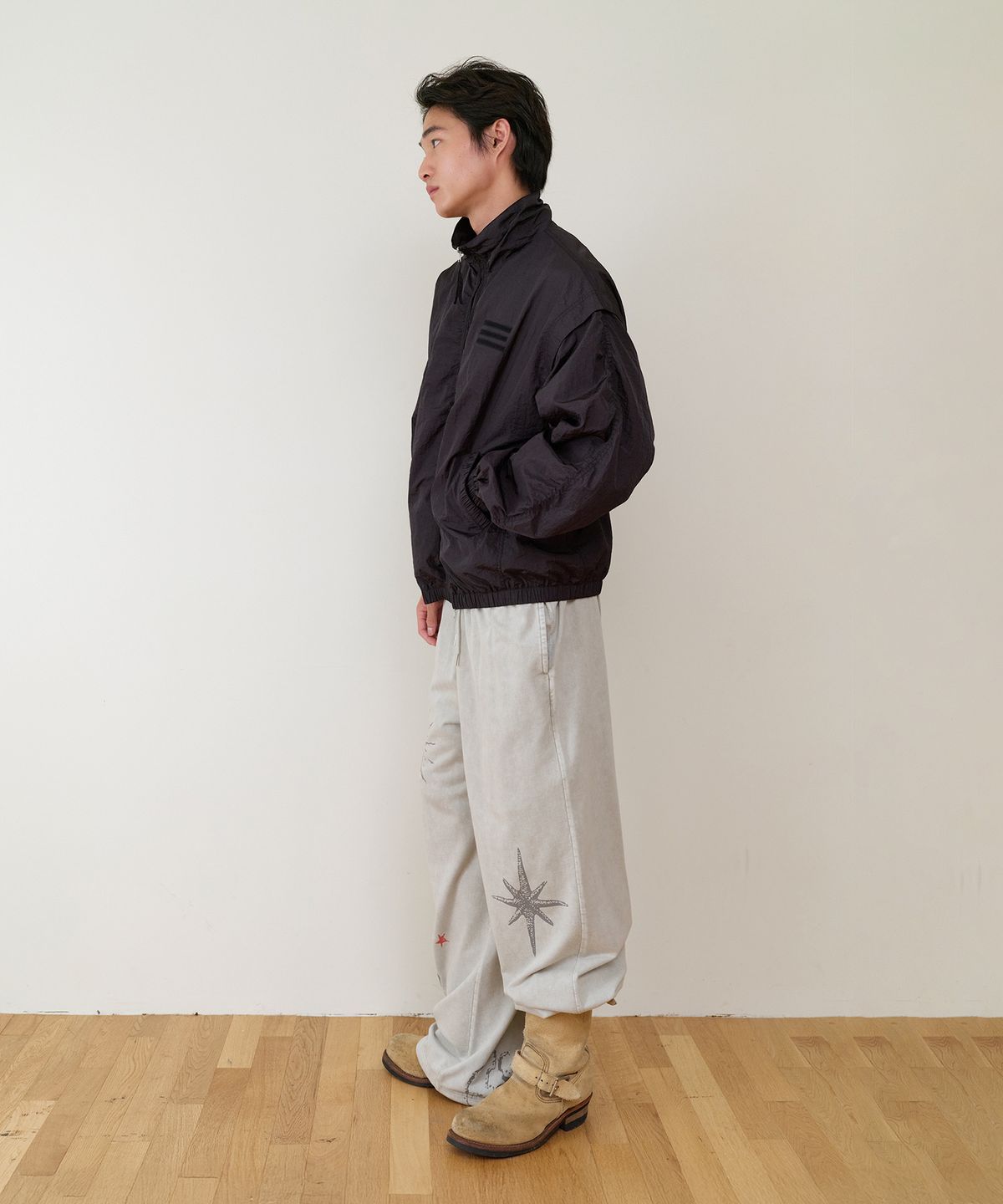 더바이닐하우스(THEVINYLHOUSE) SHIRRING OVER NYLON JACKET BLACK