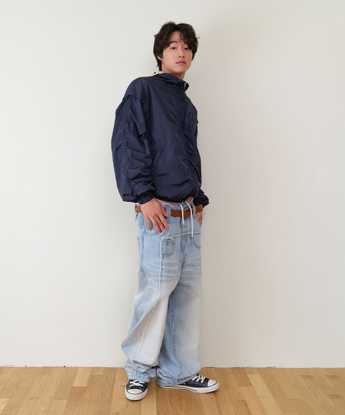 더바이닐하우스(THEVINYLHOUSE) SHIRRING OVER NYLON JACKET NAVY