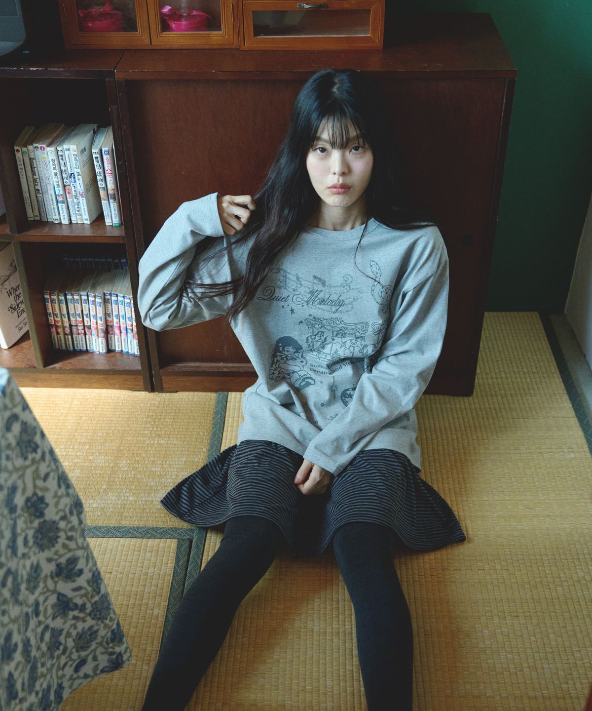 미헤브(MIHEV) 미유 멜로디 그래픽 오버핏 롱슬리브 멜란지