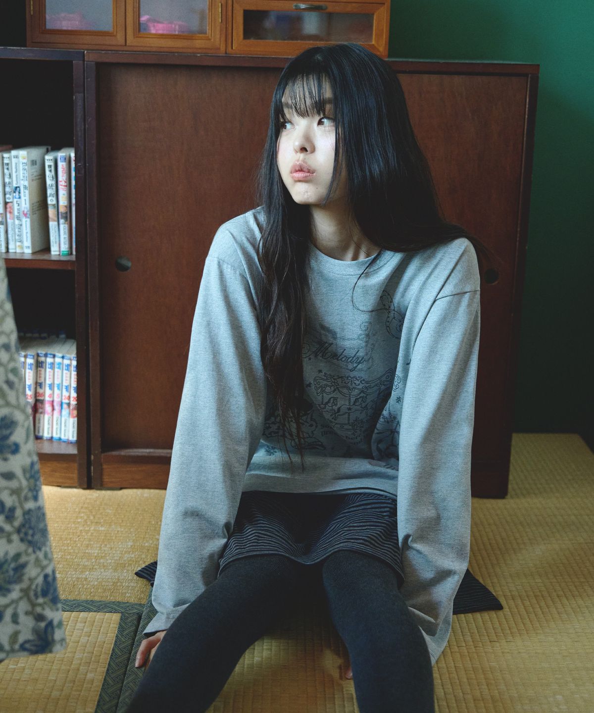 미헤브(MIHEV) 미유 멜로디 그래픽 오버핏 롱슬리브 멜란지