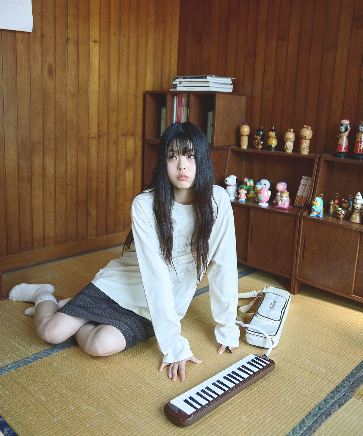 미헤브(MIHEV) 뮤직 노트 그래픽 오버핏 롱슬리브 크림