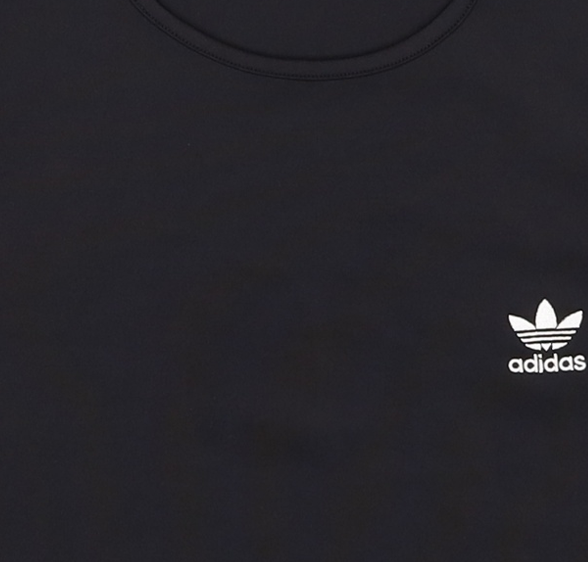 아디다스(ADIDAS) 클래식 크롭 3S 티 - 블랙 / HM4710 L