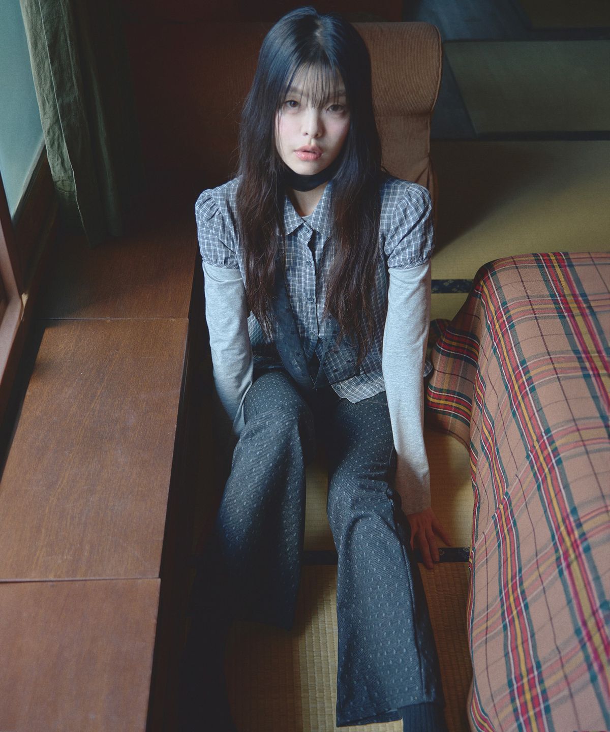 미헤브(MIHEV) 도트 자가드 로우라이즈 부츠컷 팬츠 블랙
