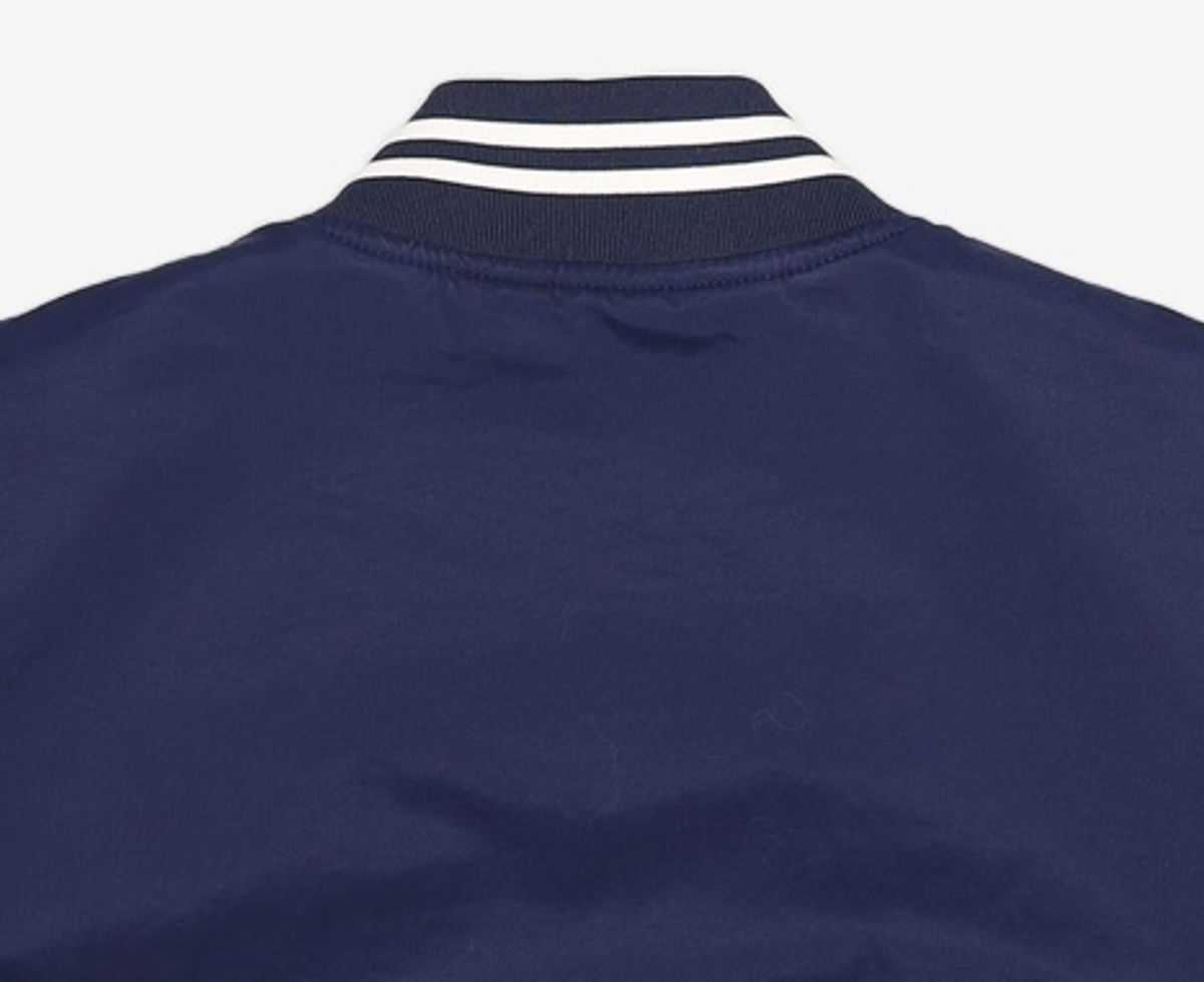 후아유(WHO.A.U) 스타디움 재킷 M