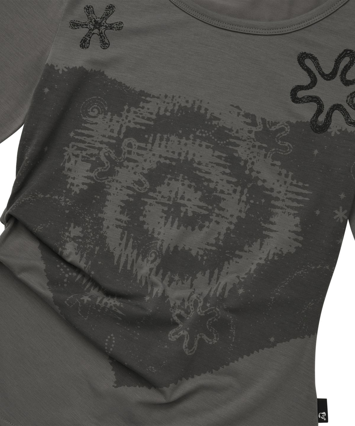 엘엠알(LMR) 빈티지 스월 그래픽 긴팔 티셔츠 DARK GREY