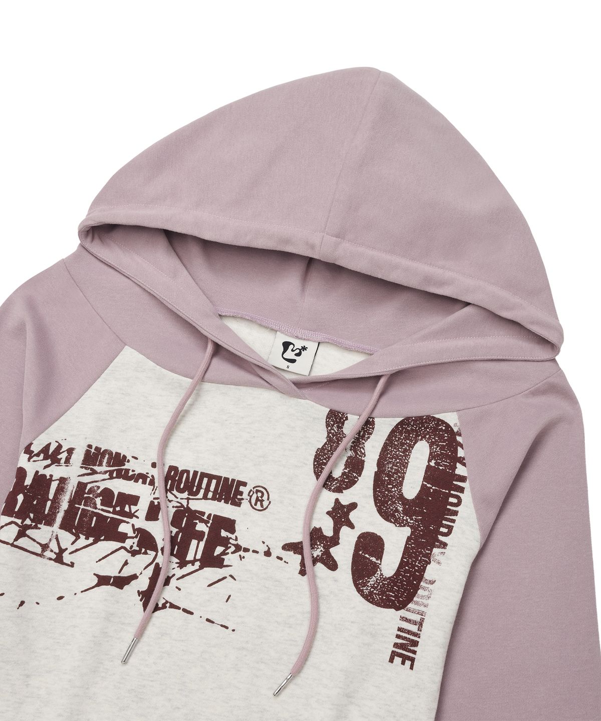엘엠알(LMR) 오프숄더 레터링 그래픽 후드 긴팔 티셔츠 PURPLE PINK