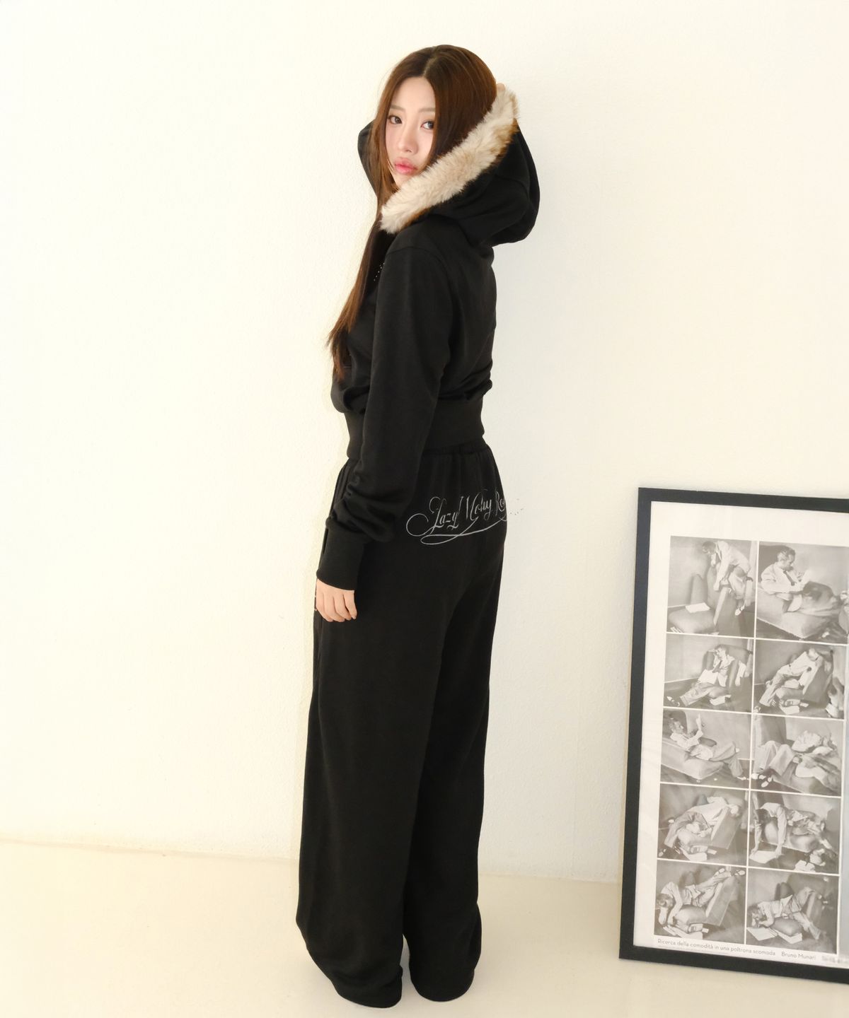 엘엠알(LMR) 스터드 하이넥 투웨이 퍼 후드집업 BLACK