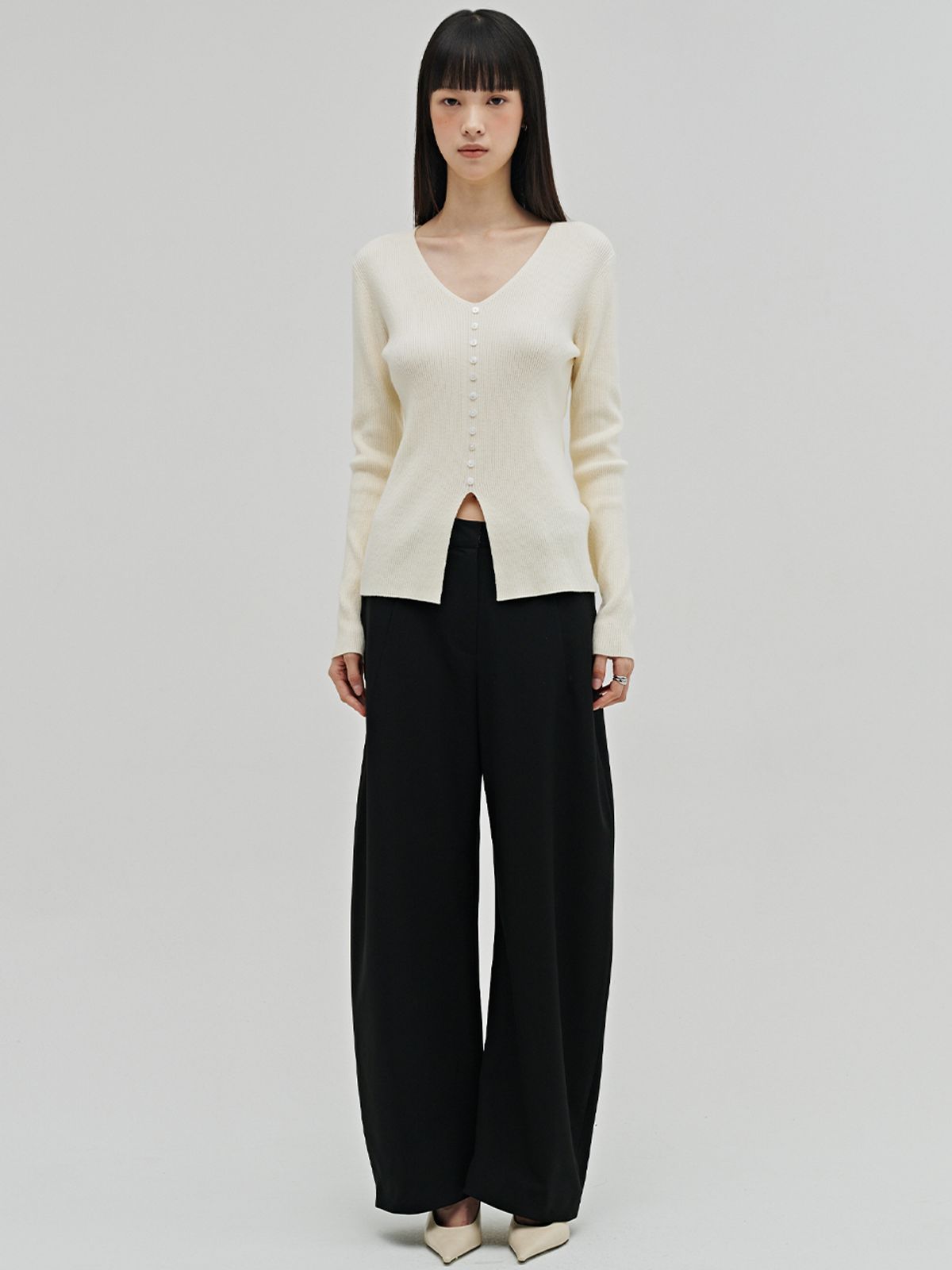 누브(NOUVE) 울 테일러드 커브드 팬츠 - 블랙 / Wool Tailored Curved Pants - Black