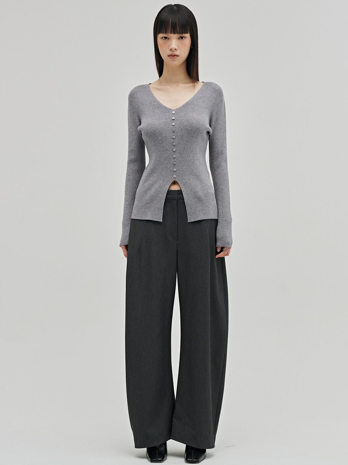 누브(NOUVE) 울 테일러드 커브드 팬츠 - 다크 그레이 / Wool Tailored Curved Pants - D.Gray
