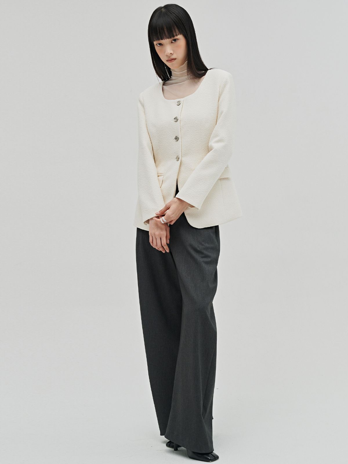 누브(NOUVE) 시어 하이넥 롱슬리브 티셔츠 - 크림 / Sheer High Neck Long Sleeve T-Shirt - Cream