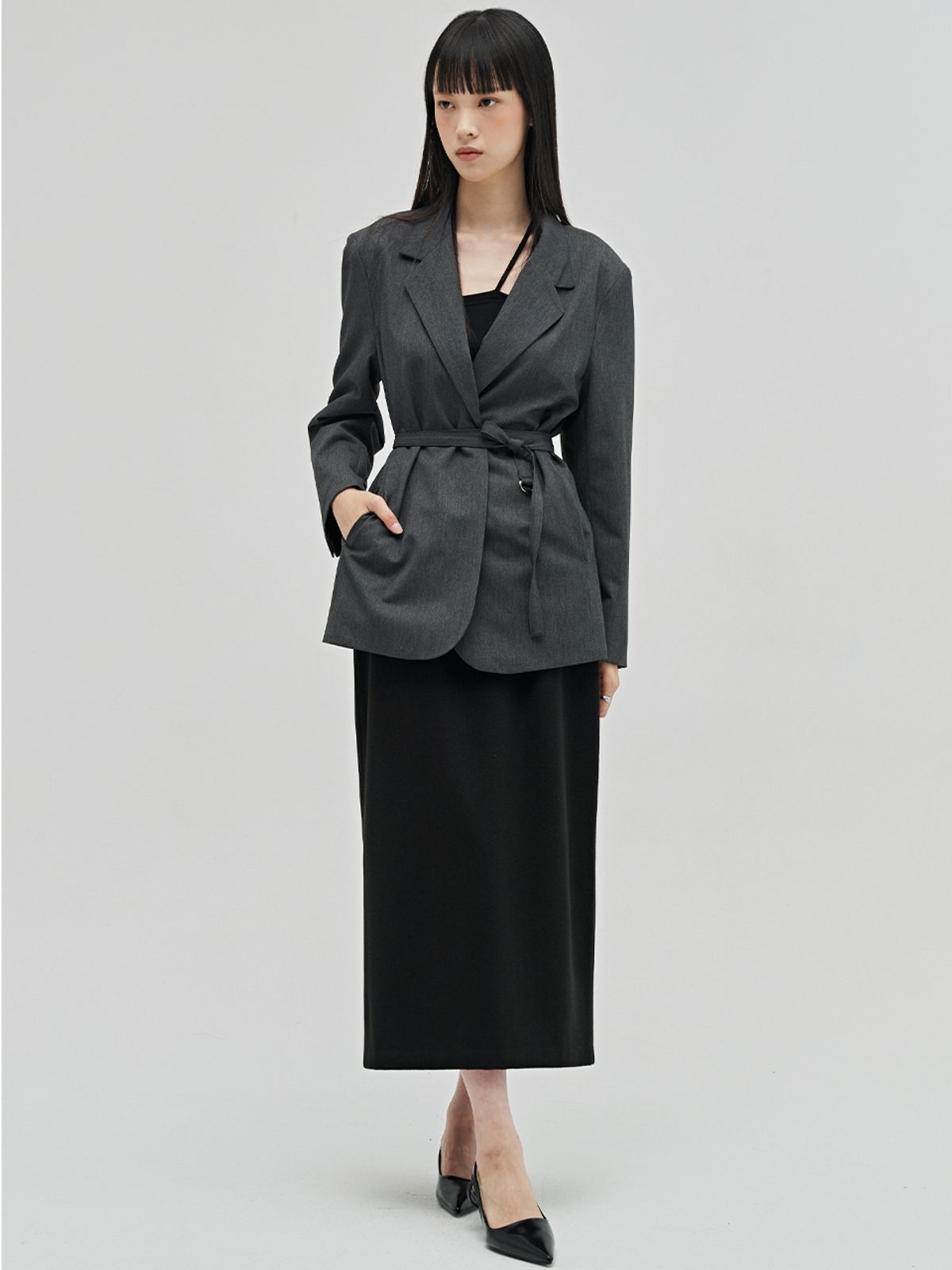 누브(NOUVE) 브이넥 가디건 레이어드 세트 - 블랙 / V-Neck Cardigan Layered Set - Black