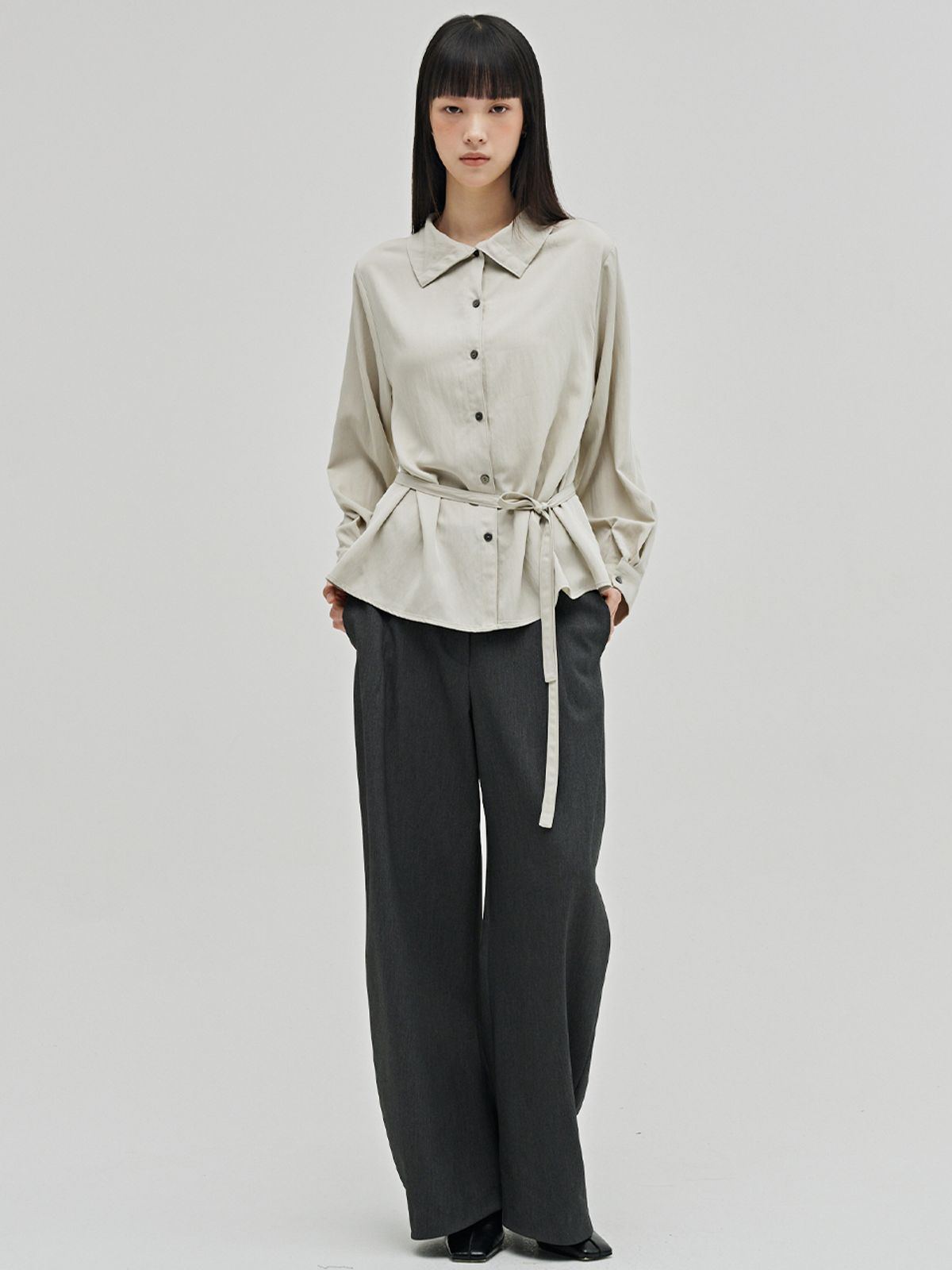 누브(NOUVE) 하프넥 투웨이 블라우스 - 라이트 그레이 / Half Neck Two-Way Blouse - L.Gray