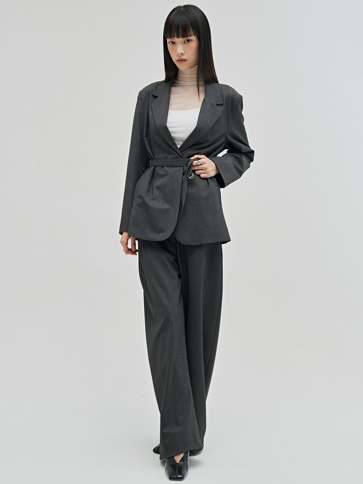 누브(NOUVE) 울 테일러드 벨티드 자켓 셋업 - 다크 그레이 / Wool Tailored Belted Jacket Set up - D.Gray