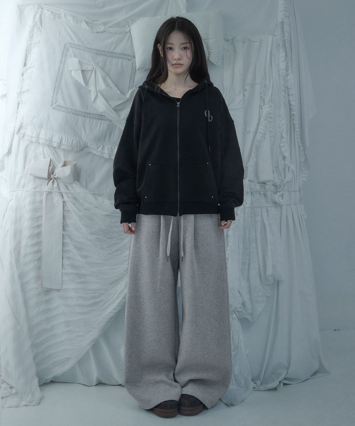 루프(LOOXP) 크로스 레이스 와이드 트레이닝 롱팬츠 그레이