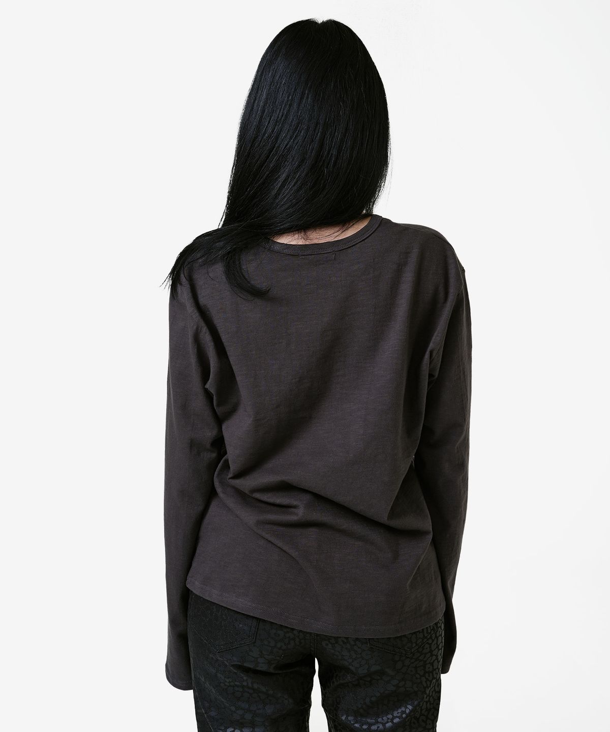 엔엔피스(NNPCS) INDIE Slab Long Sleeve (Charcoal)