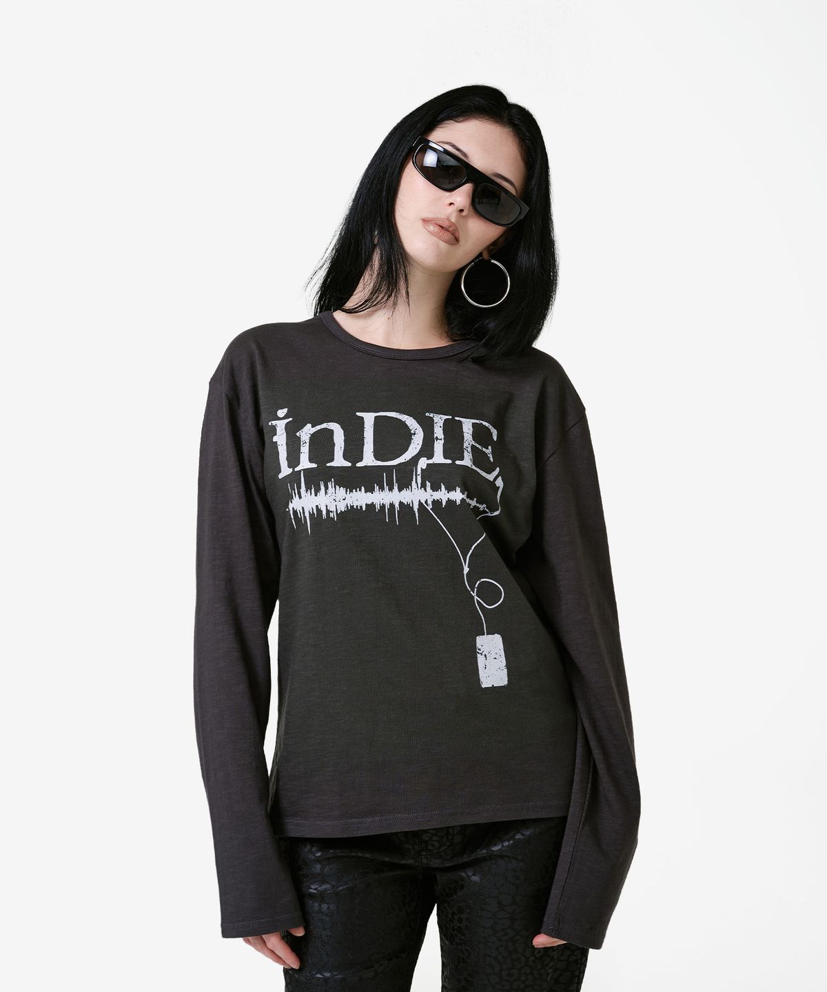 엔엔피스(NNPCS) INDIE Slab Long Sleeve (Charcoal)