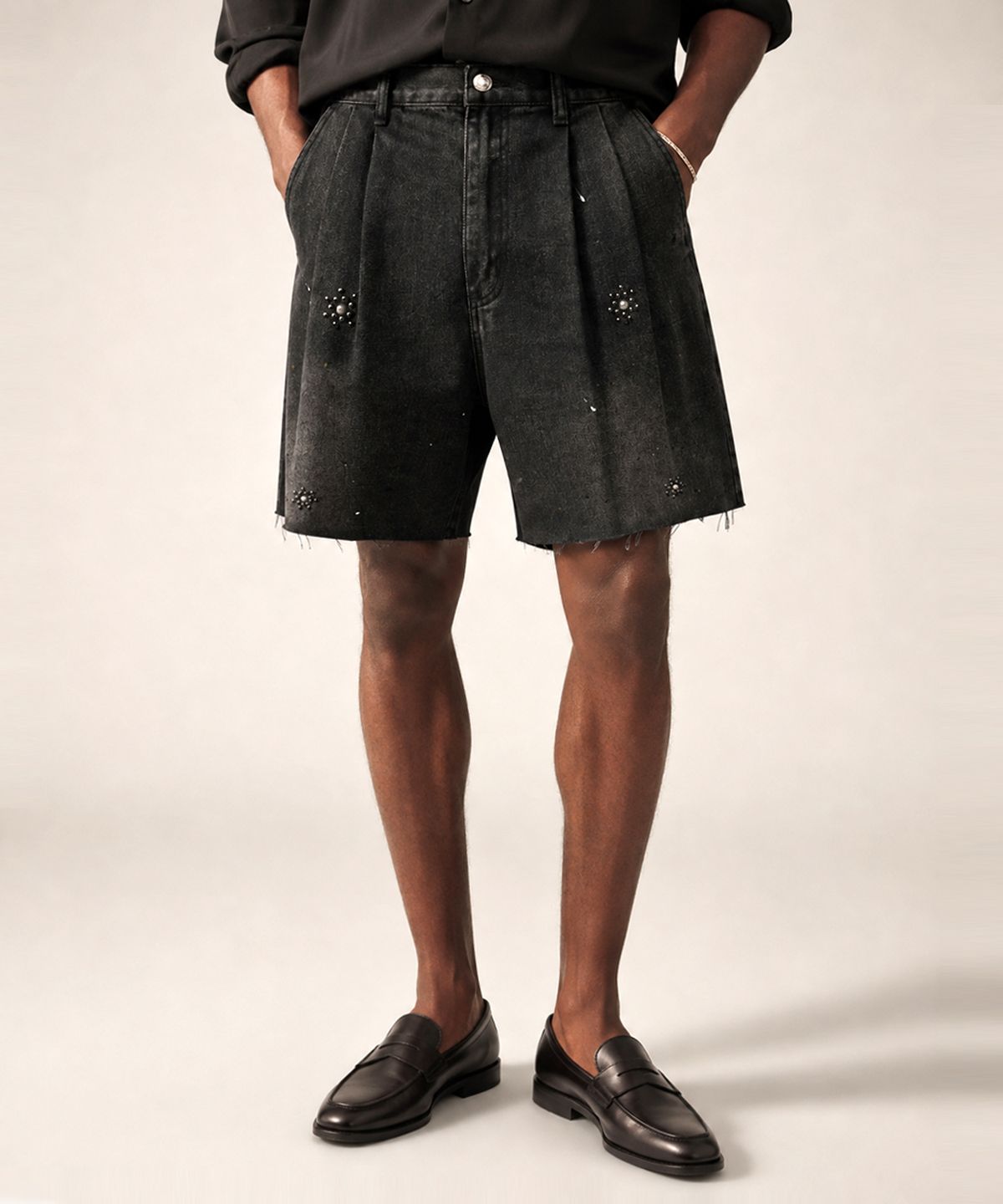 스트라이크(STRIKE) Atelier Jeweled Washed Denim Shorts (BLACK)