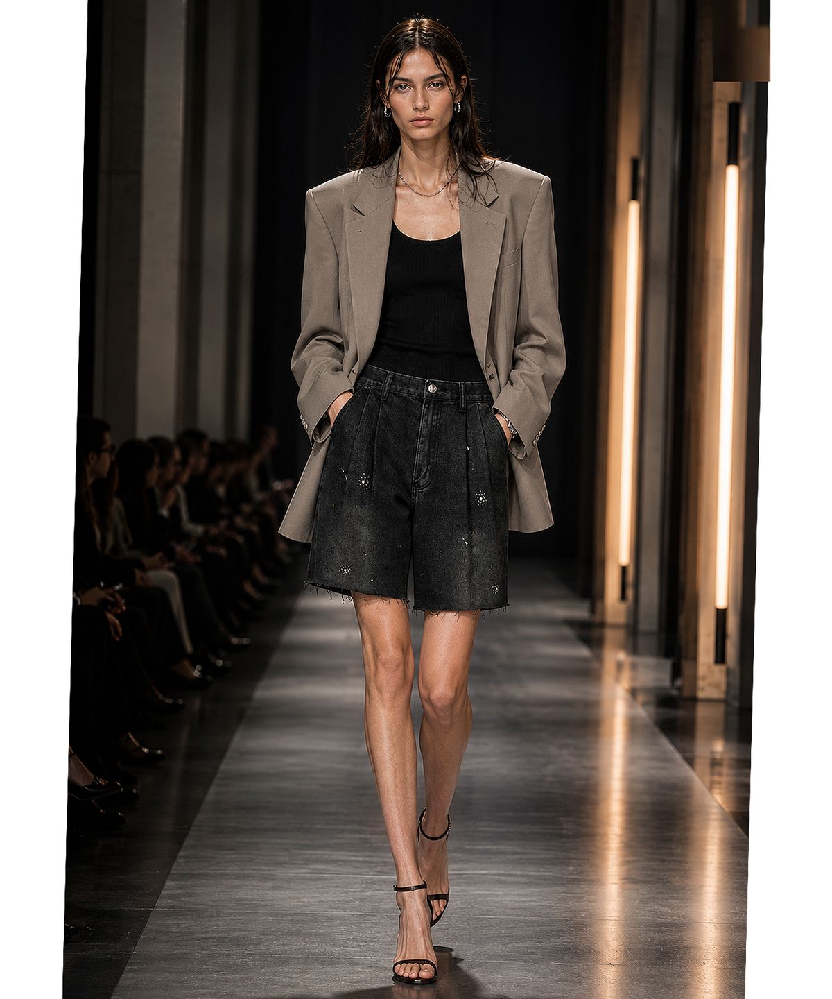 스트라이크(STRIKE) Atelier Jeweled Washed Denim Shorts (BLACK)