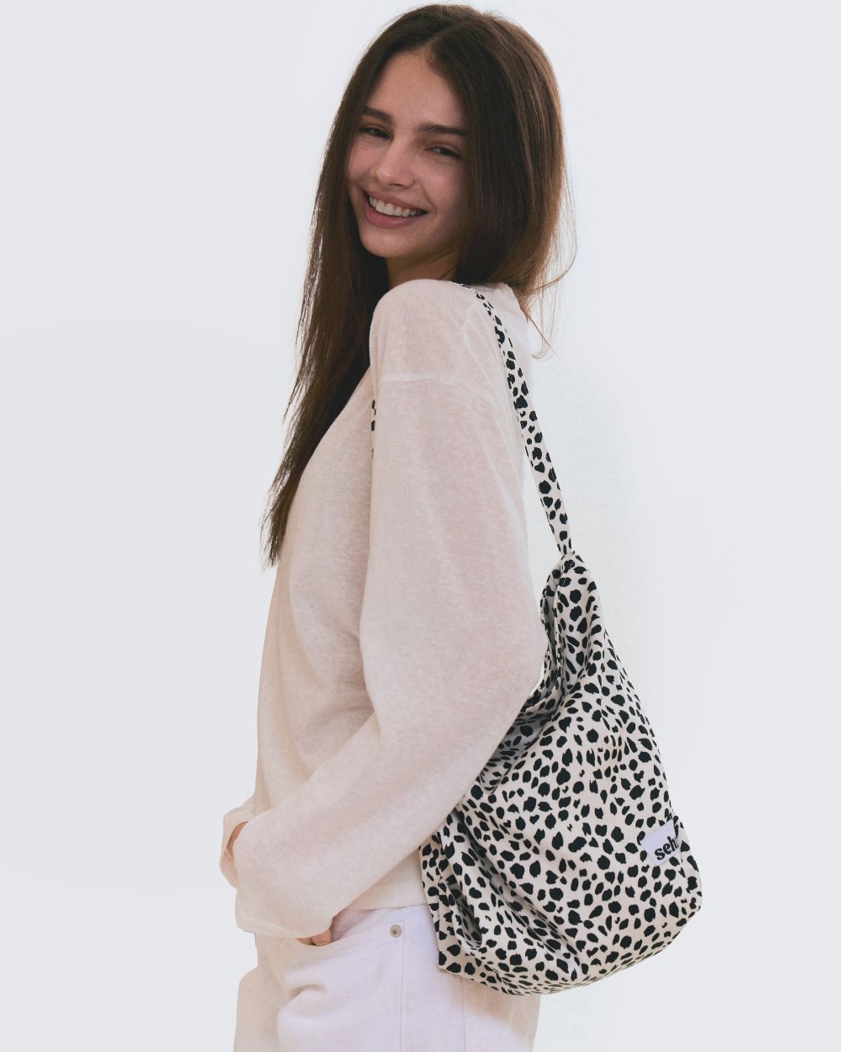 세르(SEHR) Leopard Medium Bucket Bag (White)