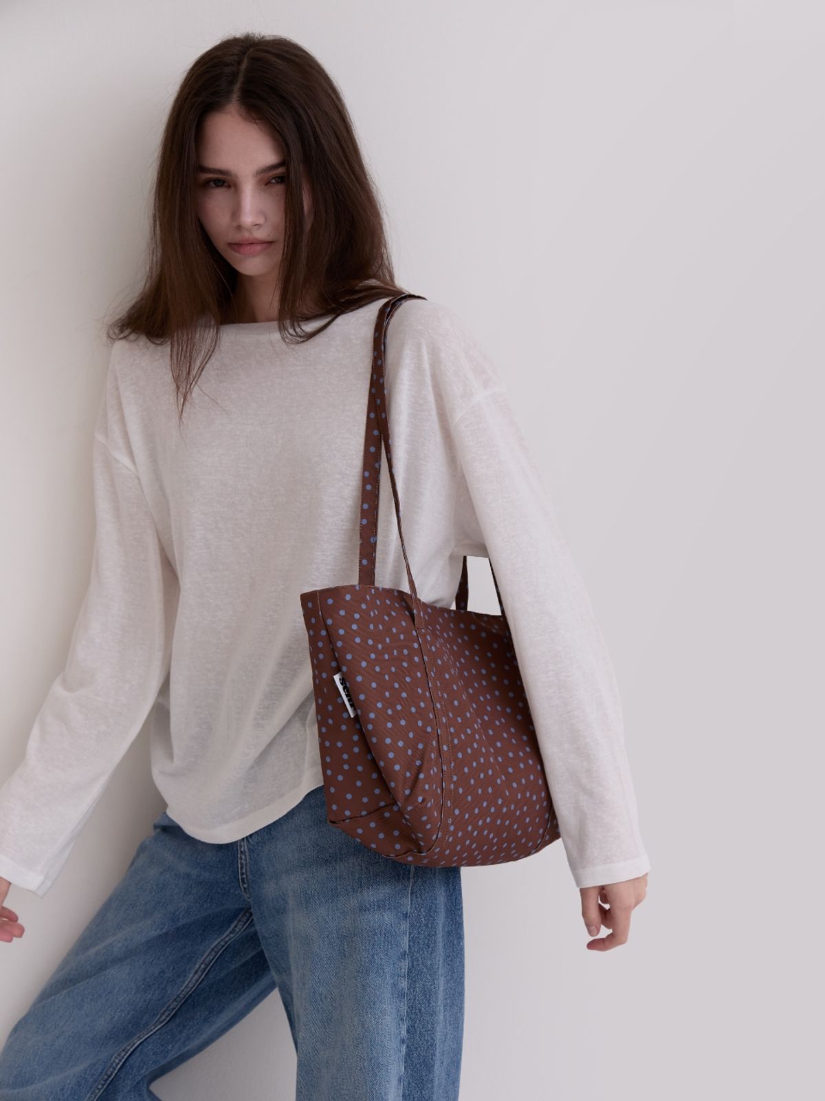세르(SEHR) Dot-Dot Middle Shoulder Bag (Brown)