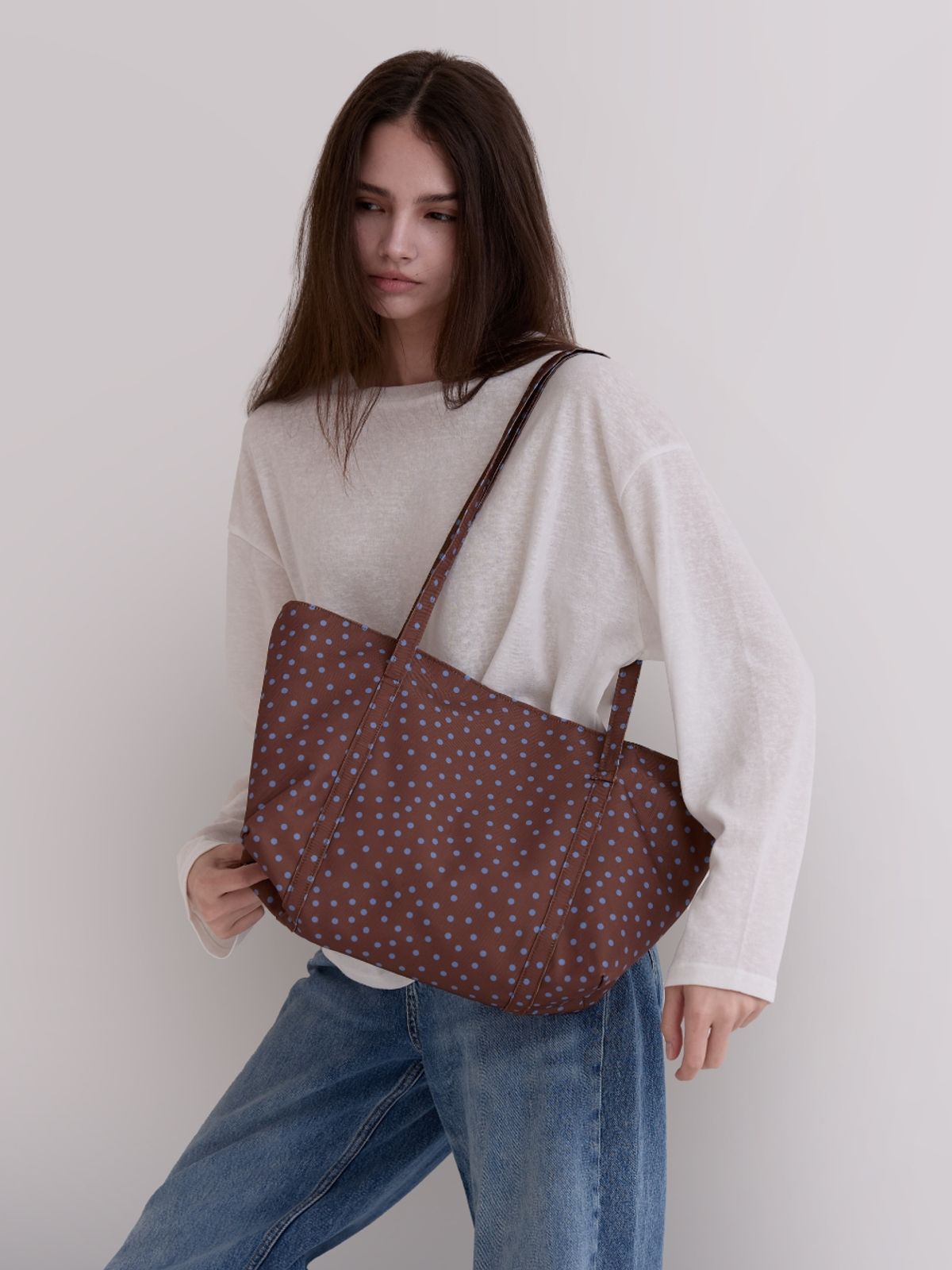 세르(SEHR) Dot-Dot Middle Shoulder Bag (Brown)