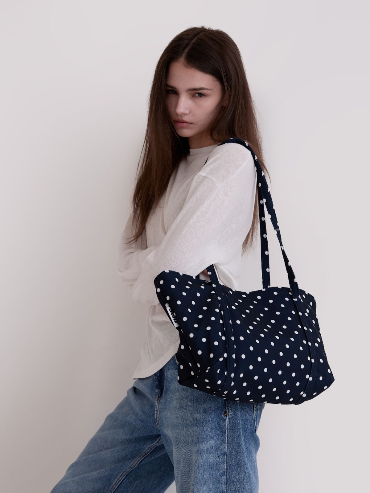 세르(SEHR) Dot-Dot Middle Shoulder Bag (Navy)