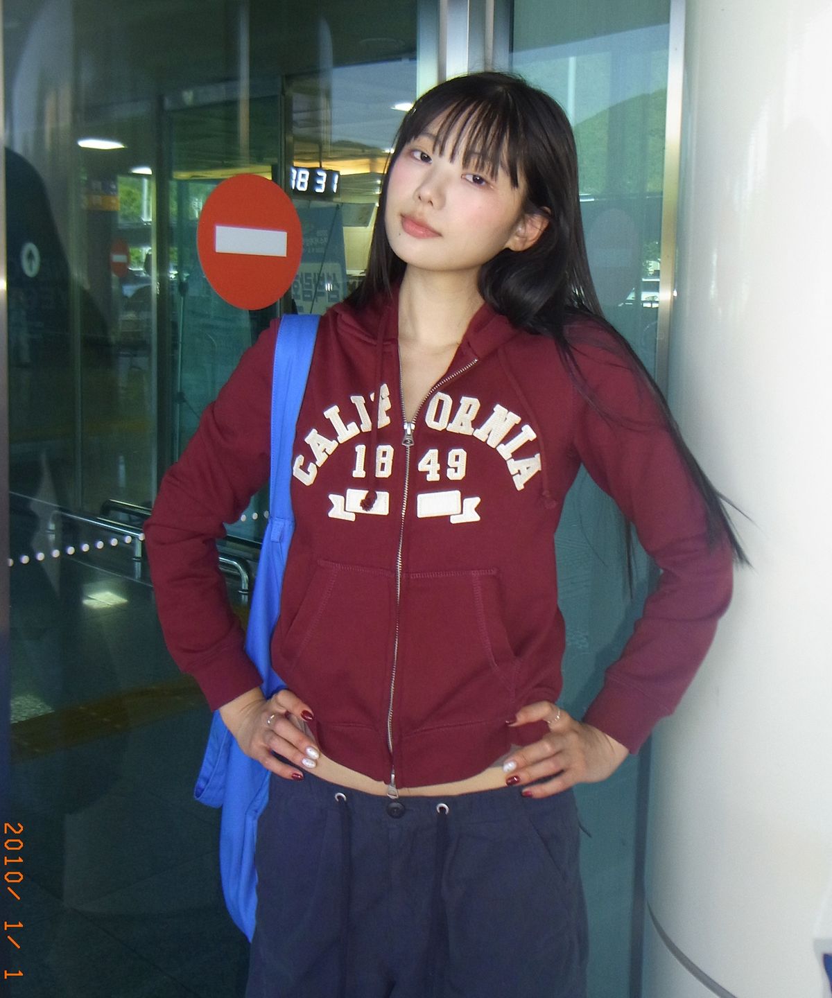 후아유(WHO.A.U) Signature Slim-fit Patch Hood Zip-up(F) / WHMZG4991F