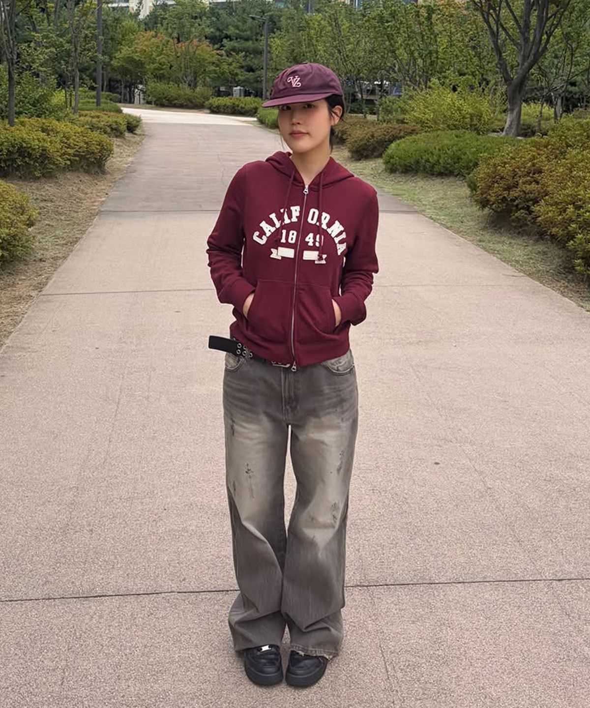 후아유(WHO.A.U) Signature Slim-fit Patch Hood Zip-up(F) / WHMZG4991F