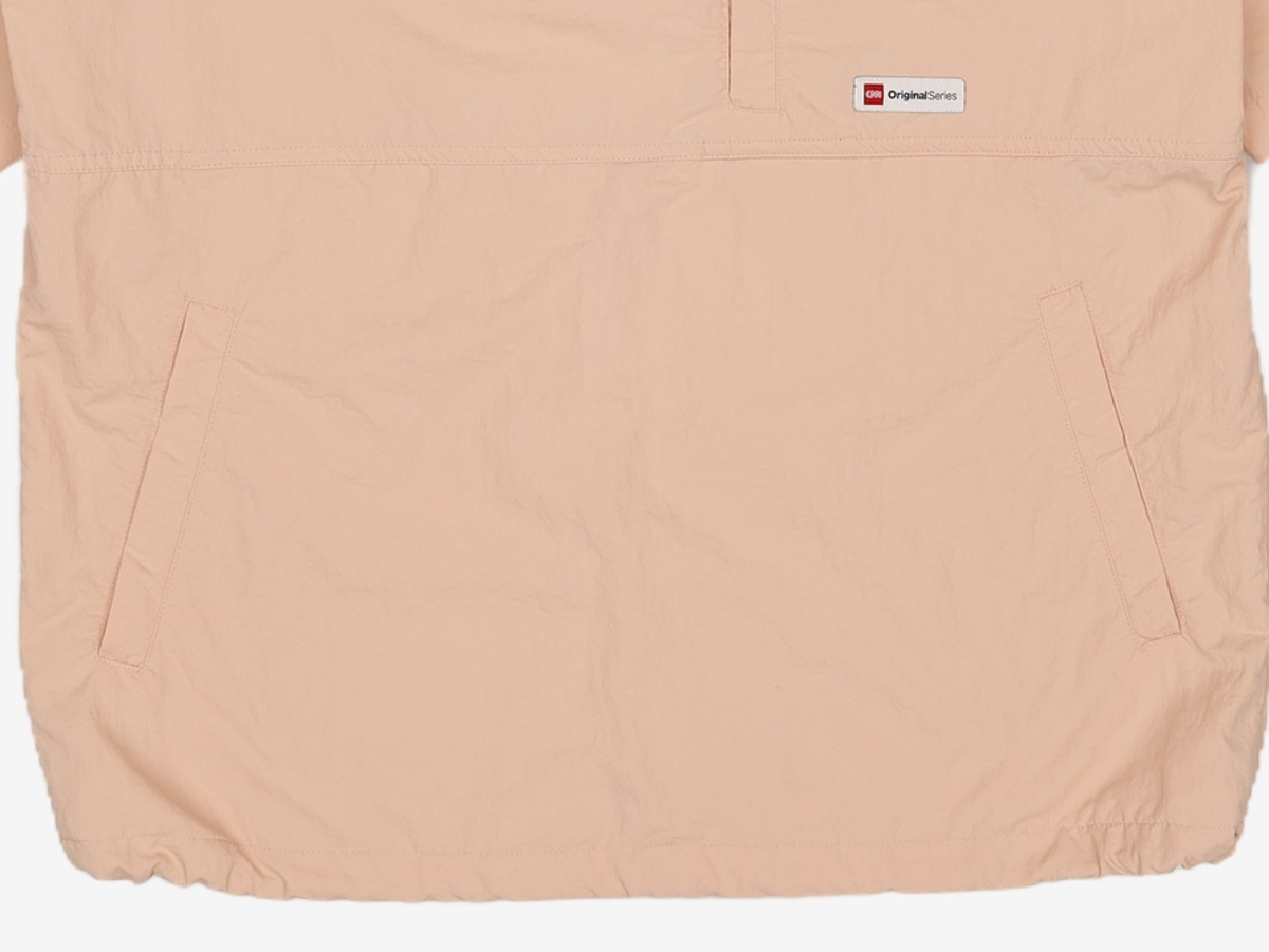씨엔엔 어패럴(CNN APPAREL) 스타일 스탠드 넥 아노락 SALMON 95