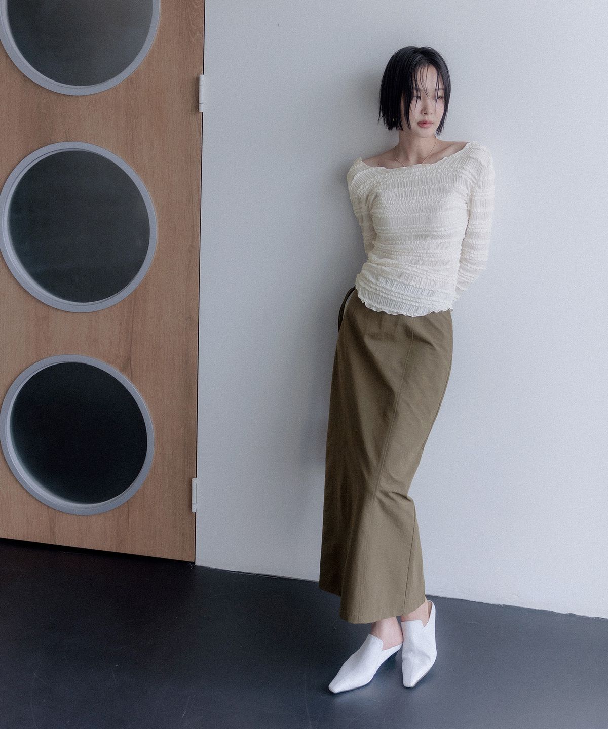 메무아(MEMUA) 루멘 스트랩 롱스커트