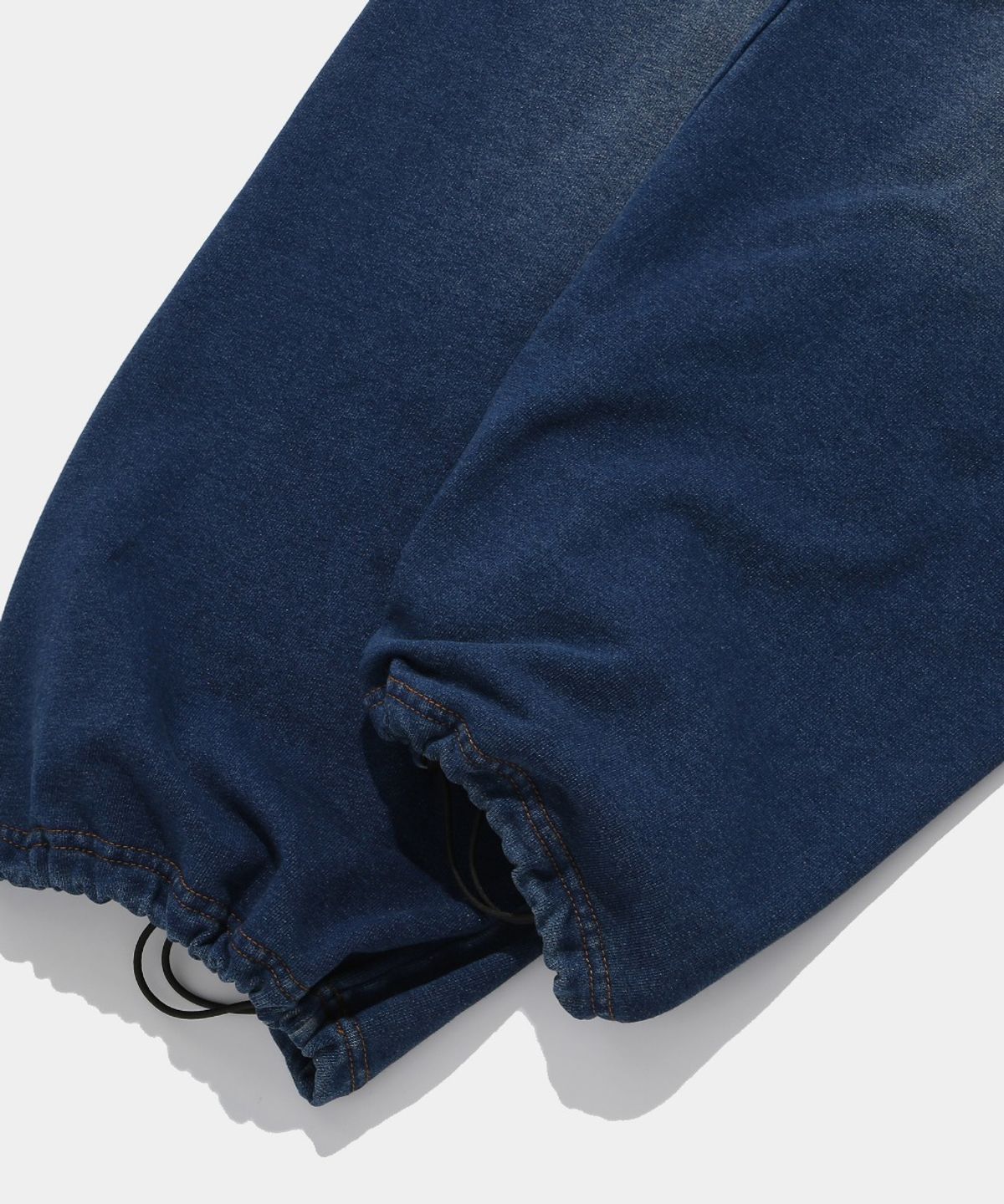 컬럼비아 유니버시티(COLUMBIA UNIVERSITY) CAT WASHED LOOSE-FIT DENIM TERRY SWEATPANTS_MIDNIGHT JIN