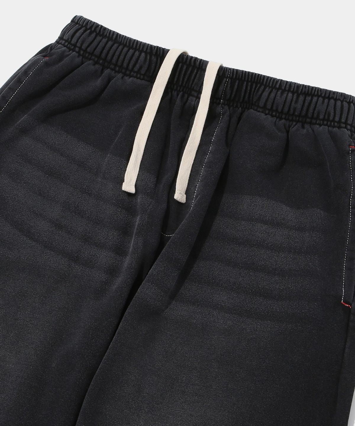 컬럼비아 유니버시티(COLUMBIA UNIVERSITY) CAT WASHED LOOSE-FIT DENIM TERRY SWEATPANTS_BLACK DENIM