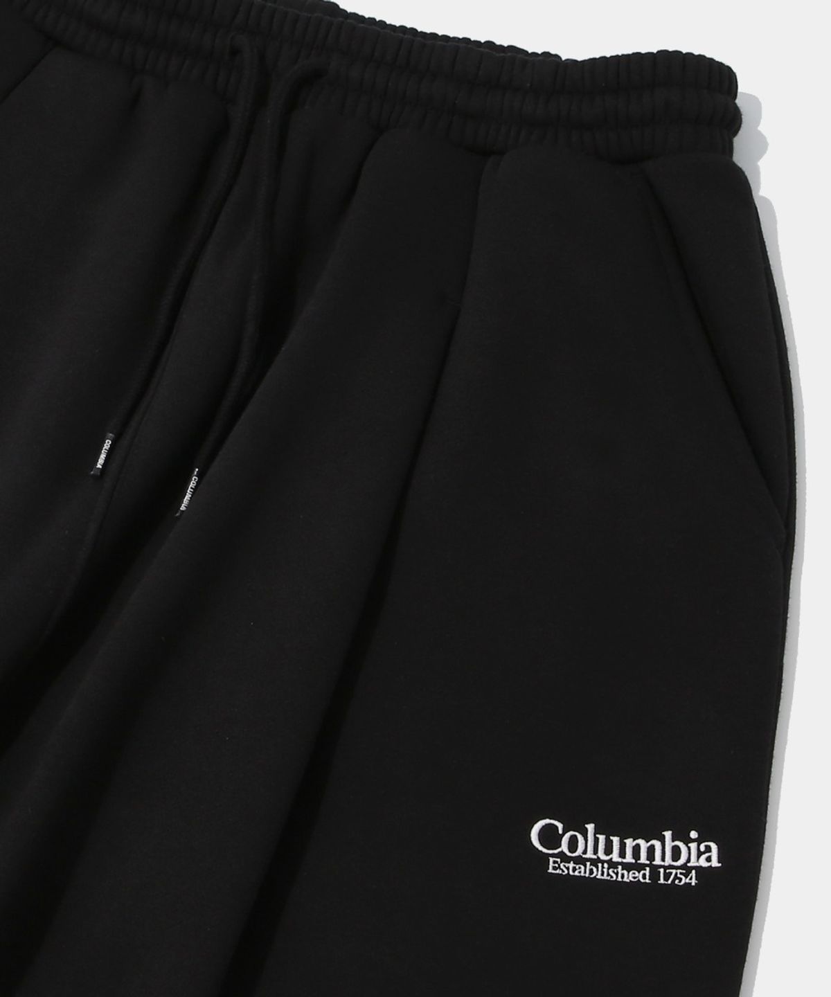 컬럼비아 유니버시티(COLUMBIA UNIVERSITY) NYC EMB FLEECE PINTUCK SWEATPANTS_BLACK
