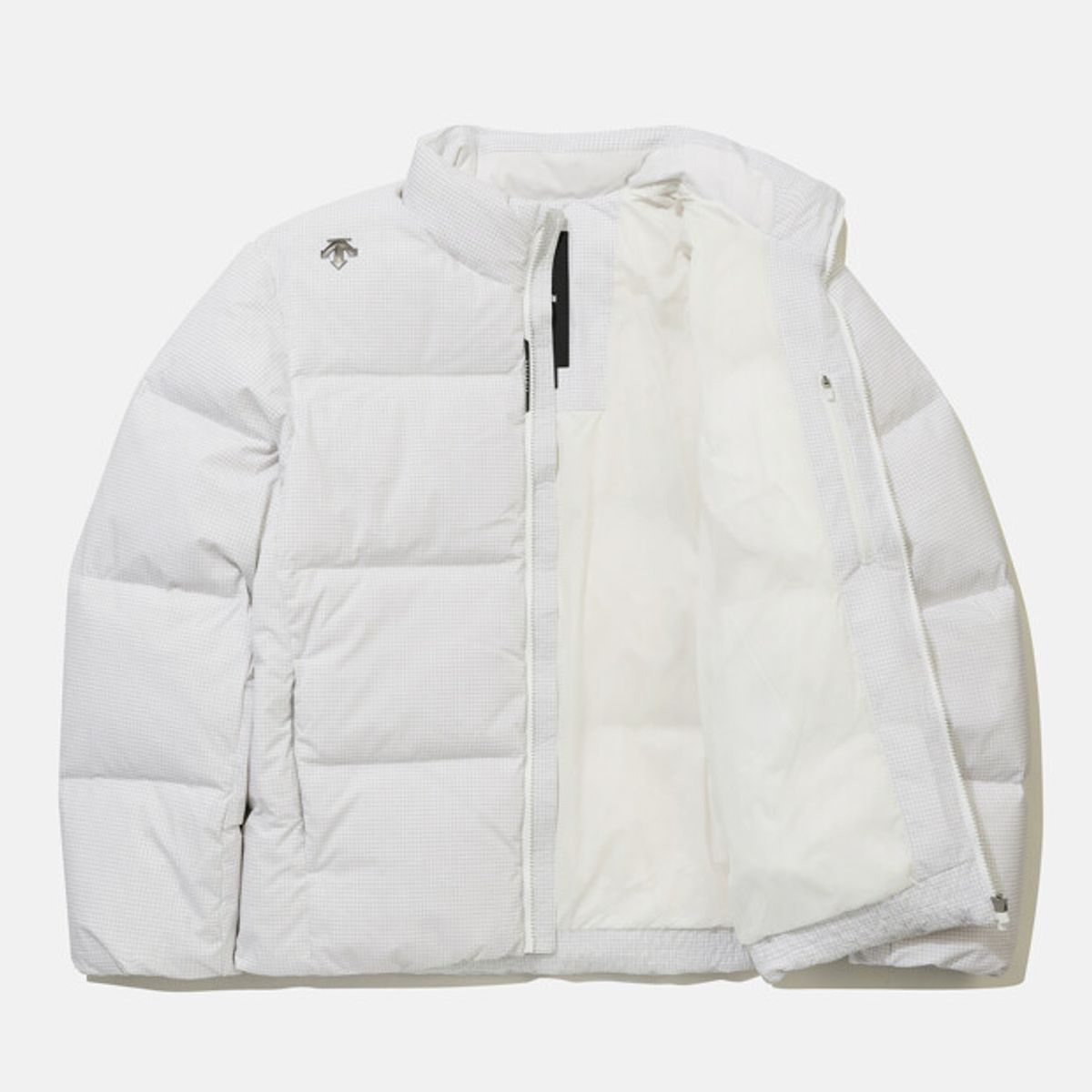 데상트(DESCENTE) 에센셜 숏 푸퍼 컴포트핏 다운 자켓 패턴 SR423UDJO1