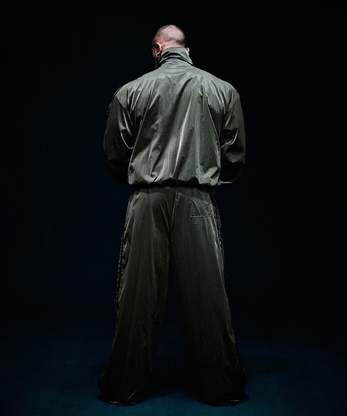 파이드(FIED) GLAZED SATIN SHELL 윈드브레이커 - Olive