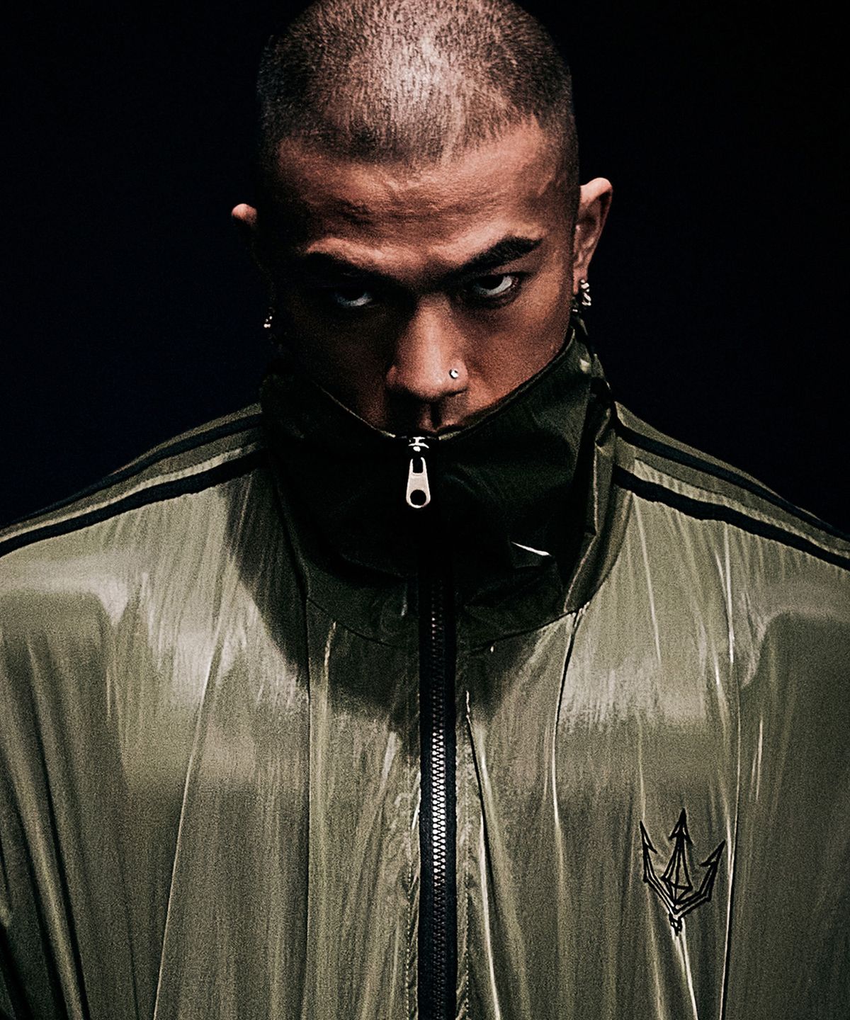 파이드(FIED) GLAZED SATIN SHELL 윈드브레이커 - Olive