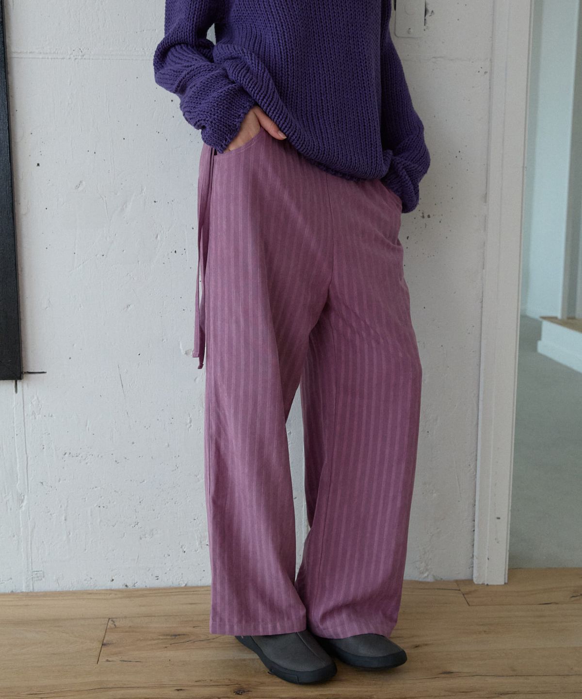 위오이(WIOE) Stripe Banding Pants_Purple