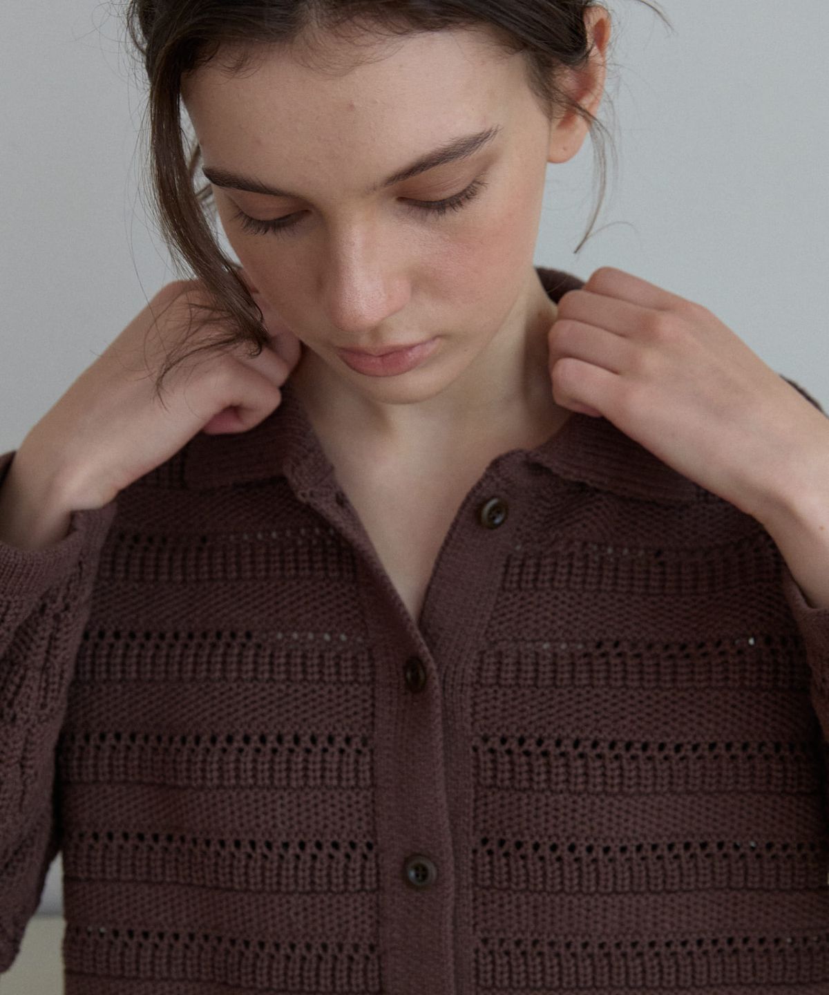 위오이(WIOE) Cotton Collar Button Cardigan_Brown