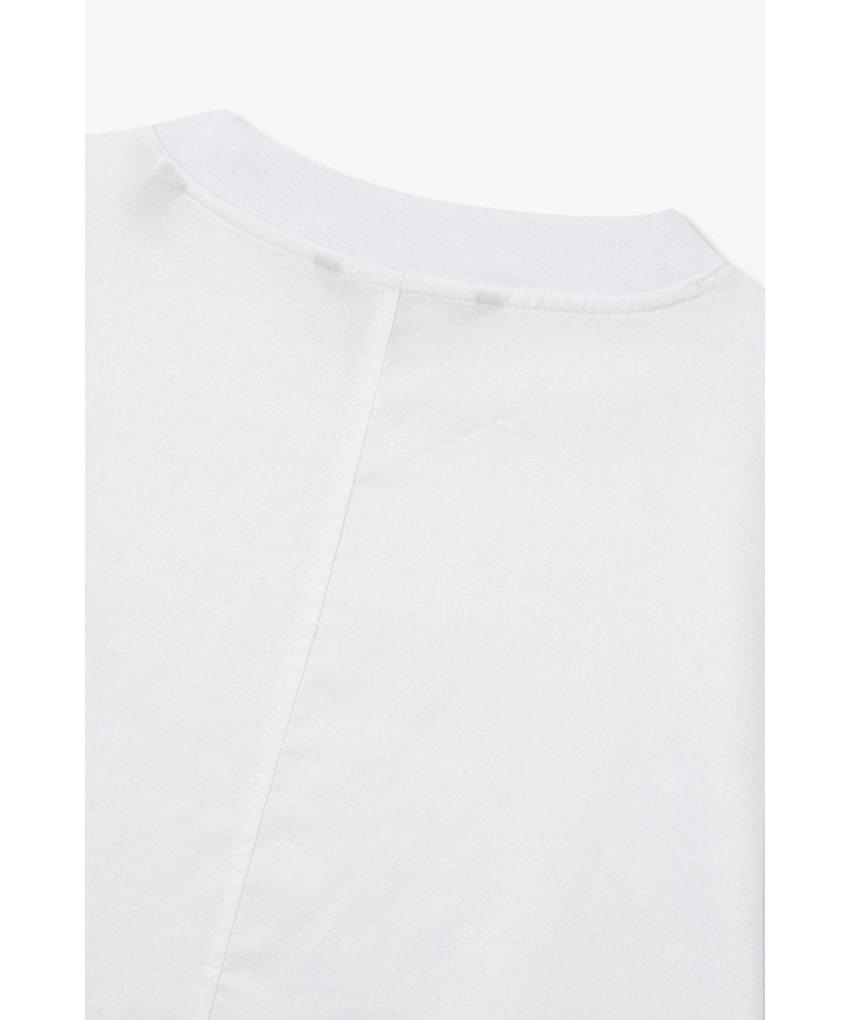 아르마니 익스체인지(ARMANI EXCHANGE) 여성 백 패치 라운드 헴 티셔츠 _화이트 A426330510