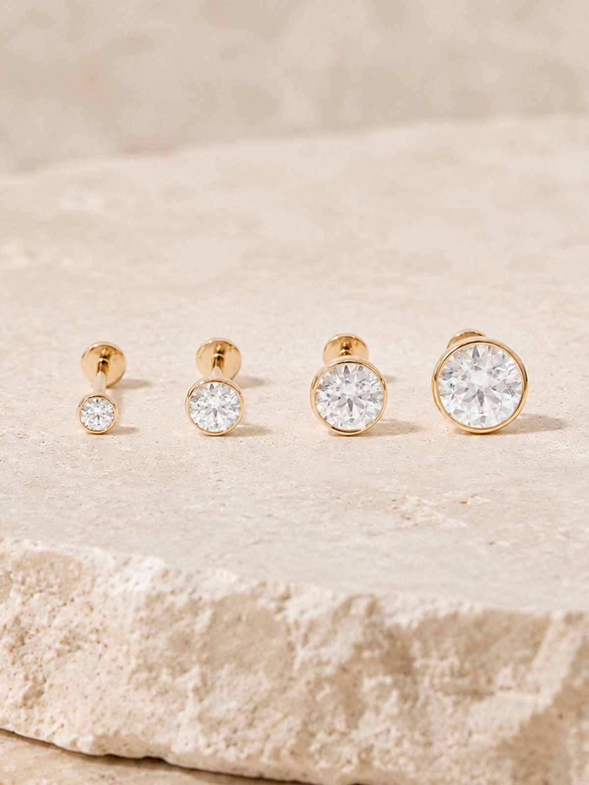 미니멀피어싱(MINIMALPIERCING) [0.8mm]14K 인터널 모이사나이트 다이아 퓨어 베젤 라블렛 피어싱