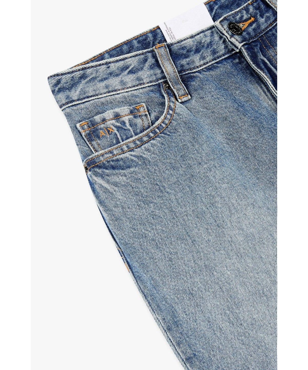 아르마니 익스체인지(ARMANI EXCHANGE) 여성 로고 패치 미드라이즈 보이프렌드 진_라이트 블루 A426340501