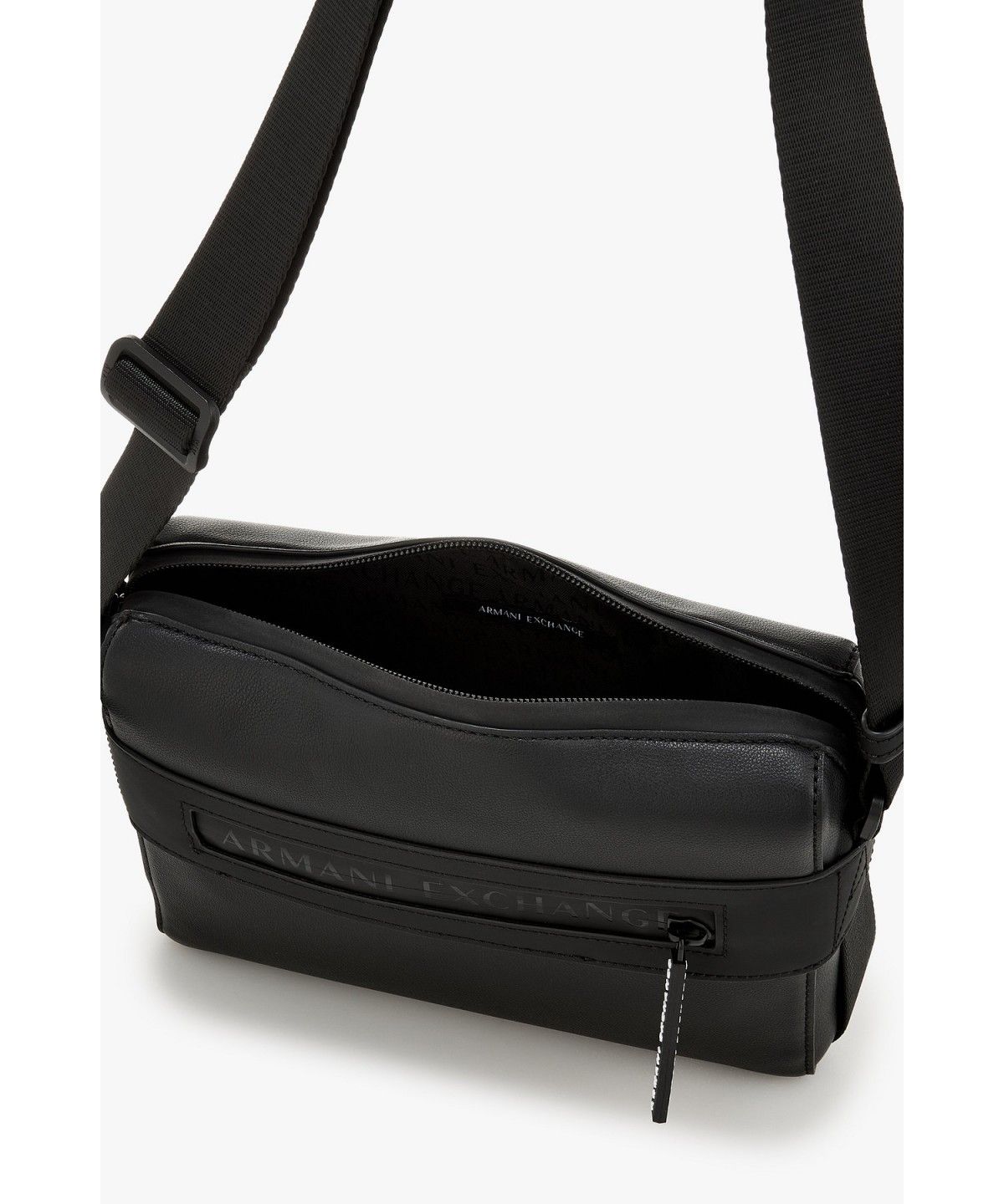 아르마니 익스체인지(ARMANI EXCHANGE) 남성 코티드 패브릭 메신저백 _블랙 A416370001