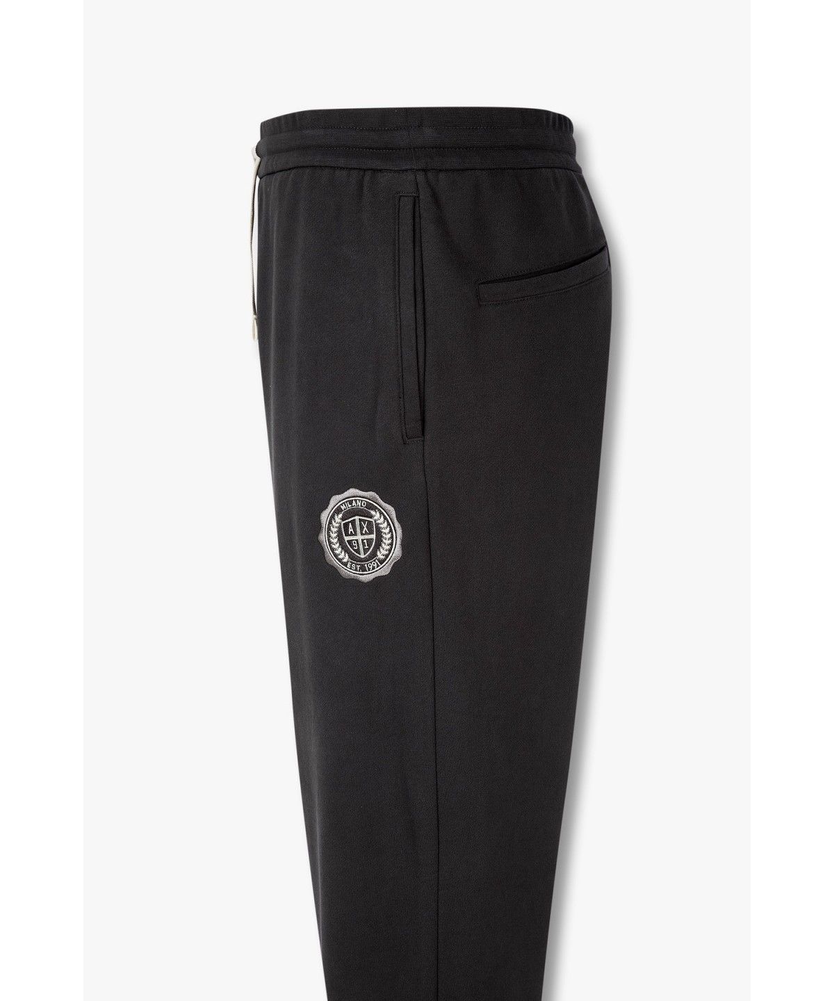 아르마니 익스체인지(ARMANI EXCHANGE) 남성 로고 와펜 스트링 조거 팬츠_차콜 그레이 A416342003