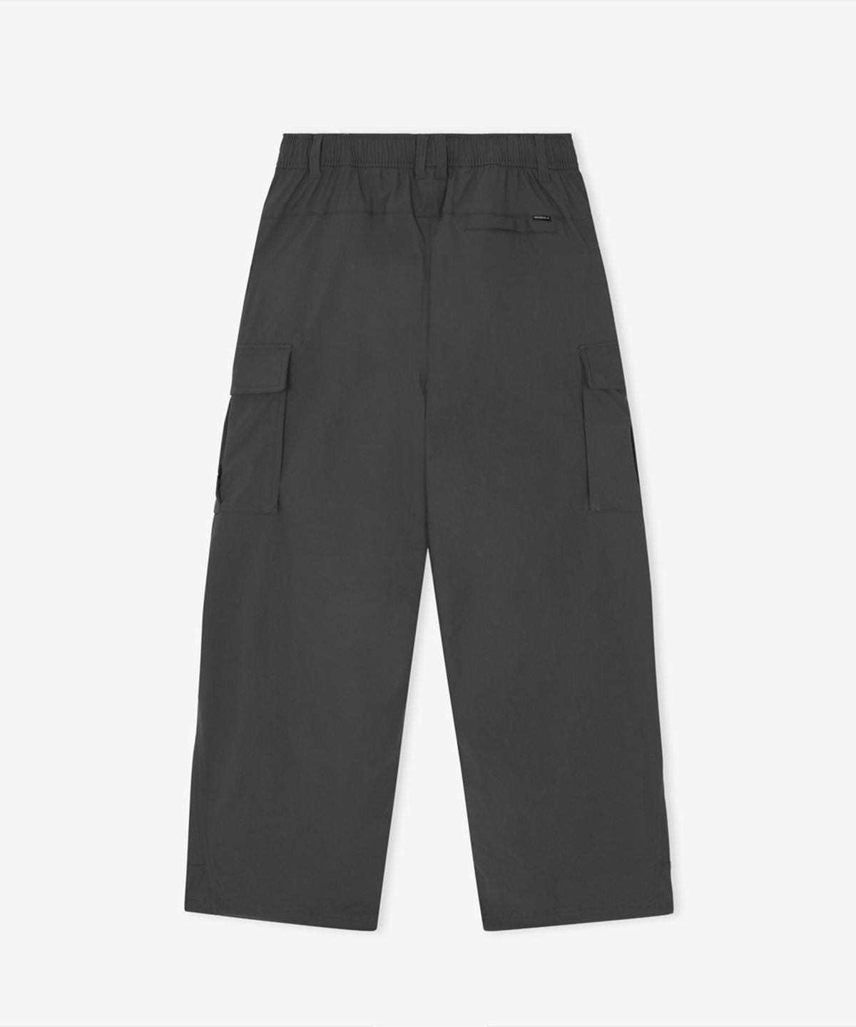 뉴발란스(NEW BALANCE) NBNTG31813 / UN 에센셜 카고 와이드 팬츠 (CHARCOAL)