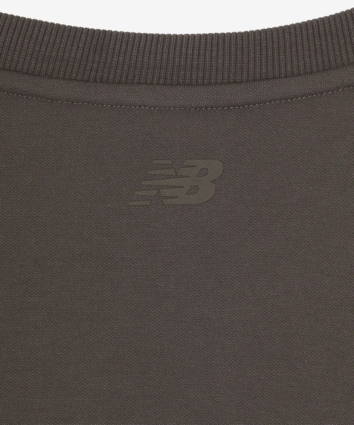 뉴발란스(NEW BALANCE) NBNCG41803 / UNI 에센셜 클래식 맨투맨 (COCOA)