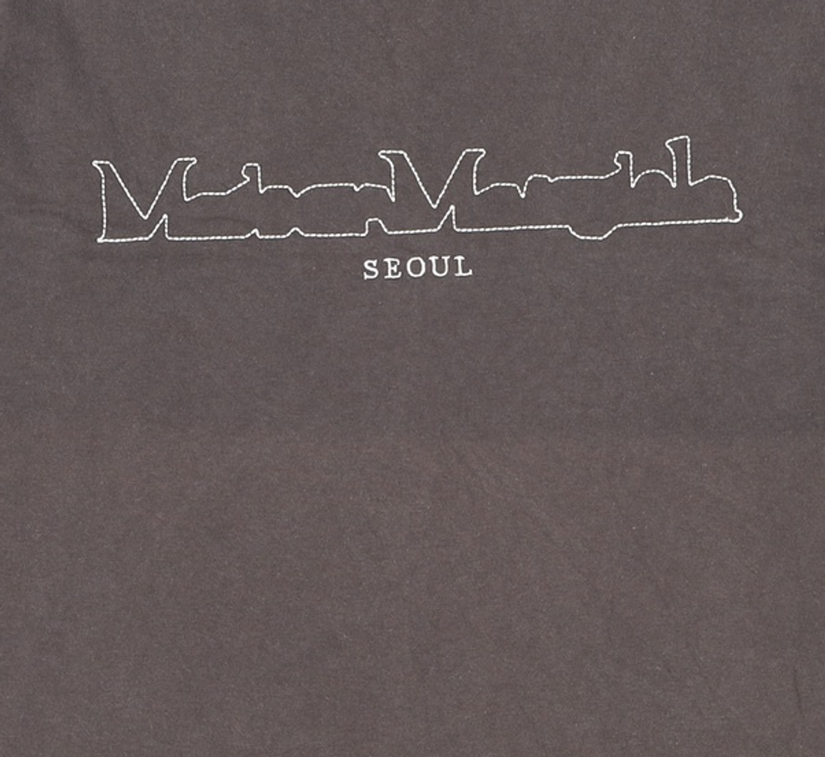 엠엠엘지(MMLG) [Mmlg] MAISON EMBROIDERY HF-T (CHARCOAL BLACK) L