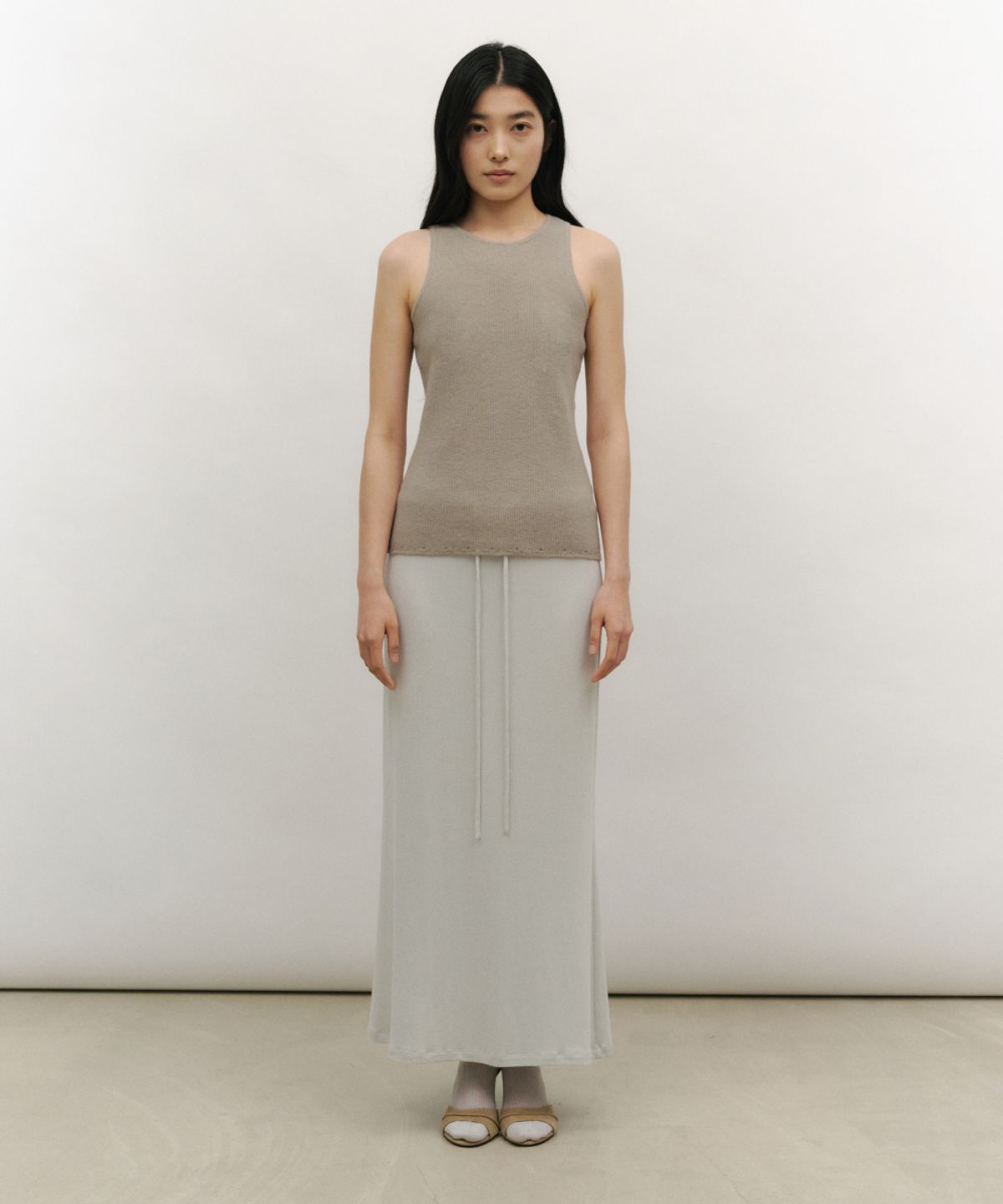 로우타이드(LOW TIDE) SOFT FRAY KNIT SLEEVELESS TOP [OLIVE]